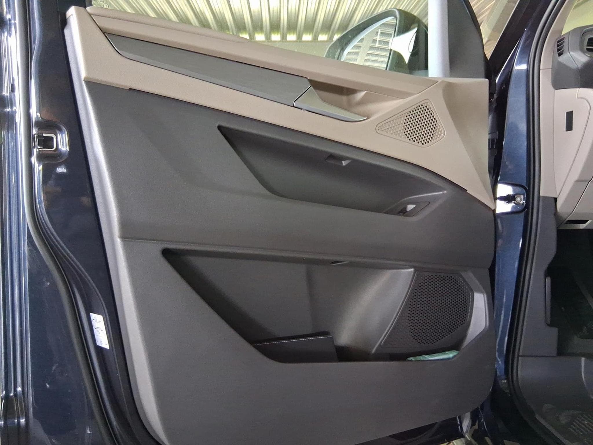 VW T7 Life (2025) - Photo 9