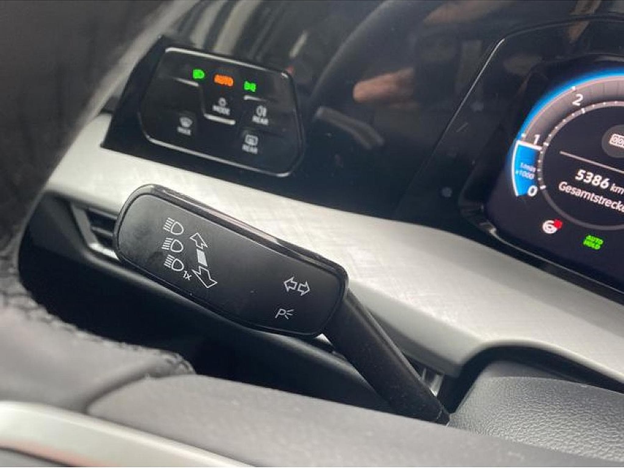 VW Golf (2025) - Photo 14