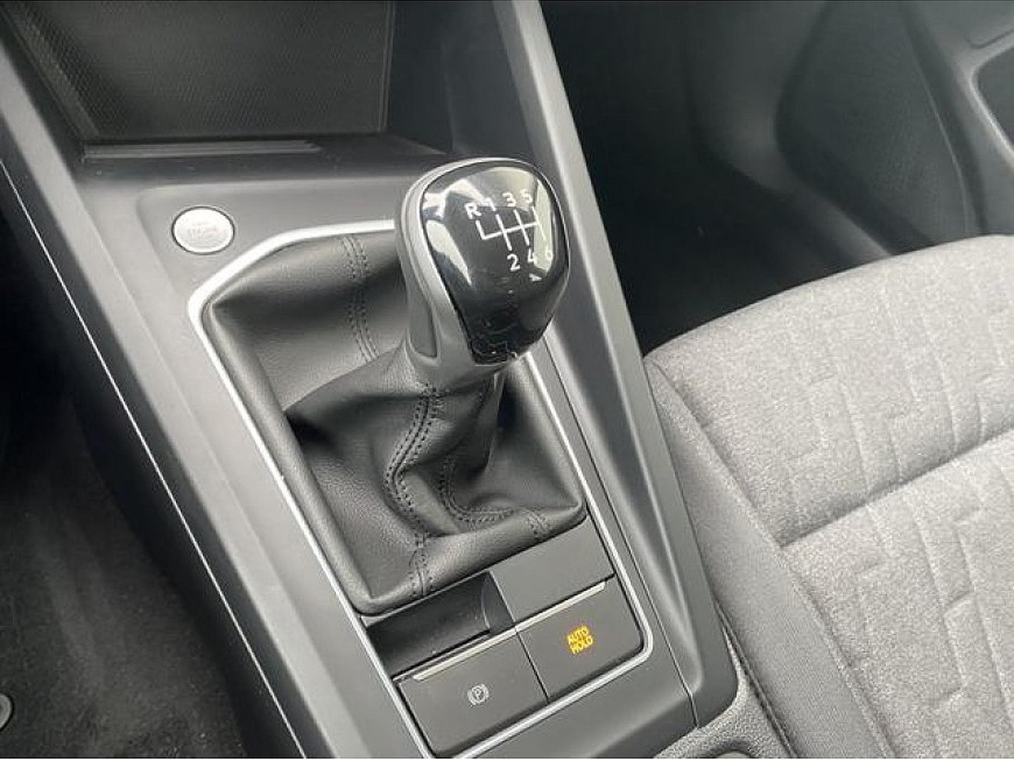 VW Golf (2025) - Photo 19