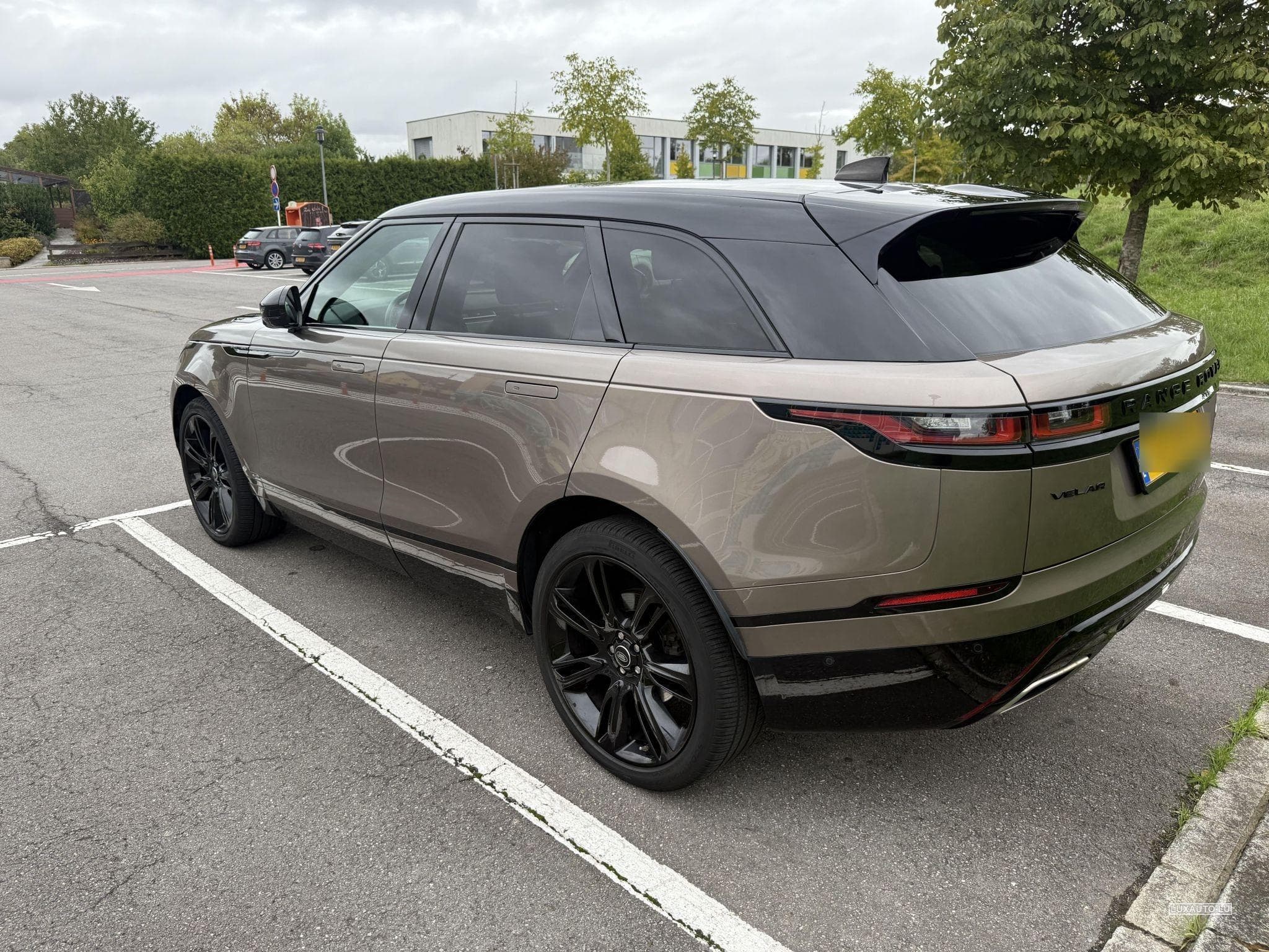 Land-Rover Range Rover Velar D300 R-Dynamic HSE (2020) - Photo 2