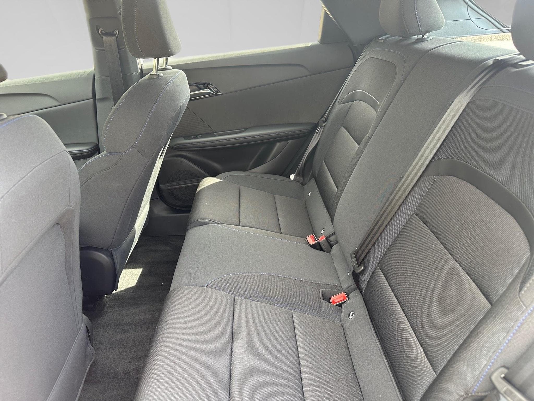 MG MG4 STANDARD (2023) - Foto 17