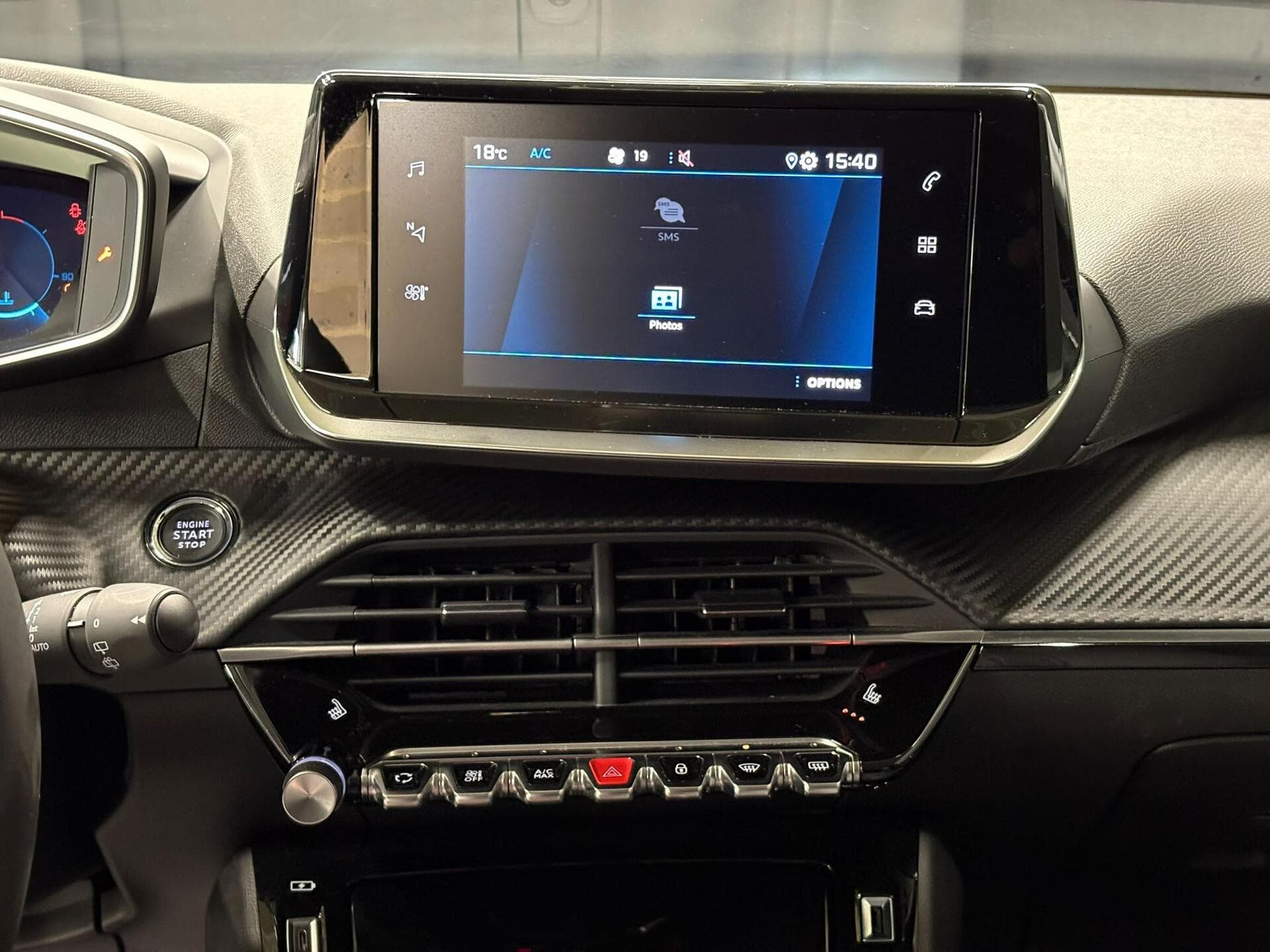 Peugeot 208 1.2 Allure 100cv Camera / Régulateur / Sièges chauffants (2023) - Photo 15