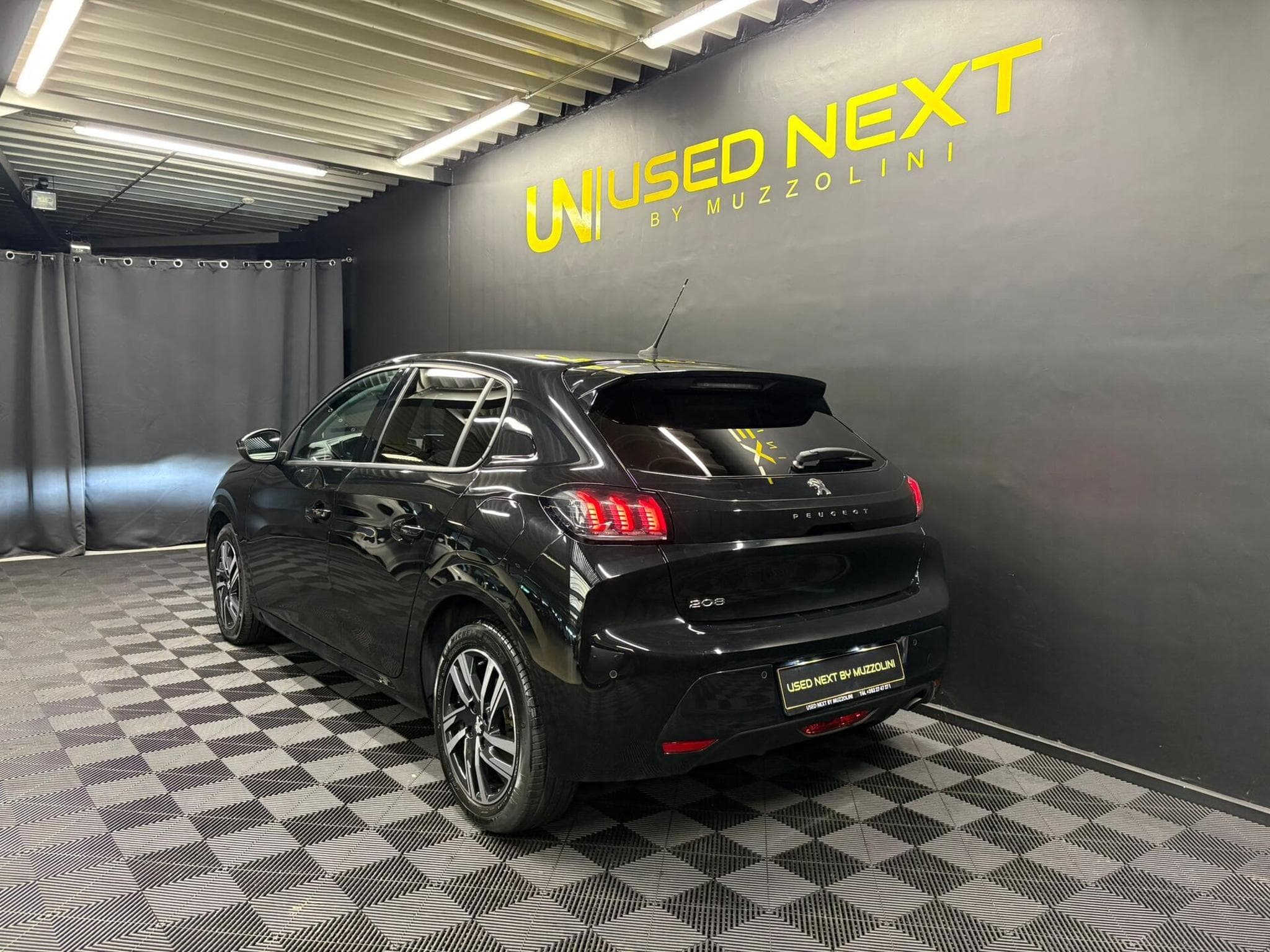 Peugeot 208 1.2 Allure 100cv Camera / Régulateur / Sièges chauffants (2023) - Photo 3