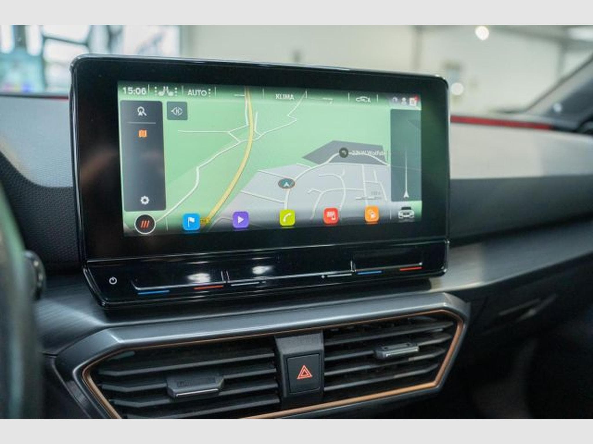 Cupra Leon Leon VZ 2.0 TSI DSG NAVI AHK LED RFK BEATS PANO (2022) - Photo 14