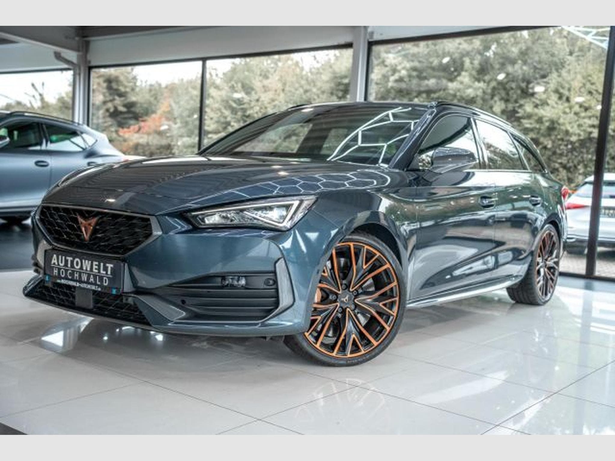 Cupra Leon Leon VZ 2.0 TSI DSG NAVI AHK LED RFK BEATS PANO (2022) - Photo 2