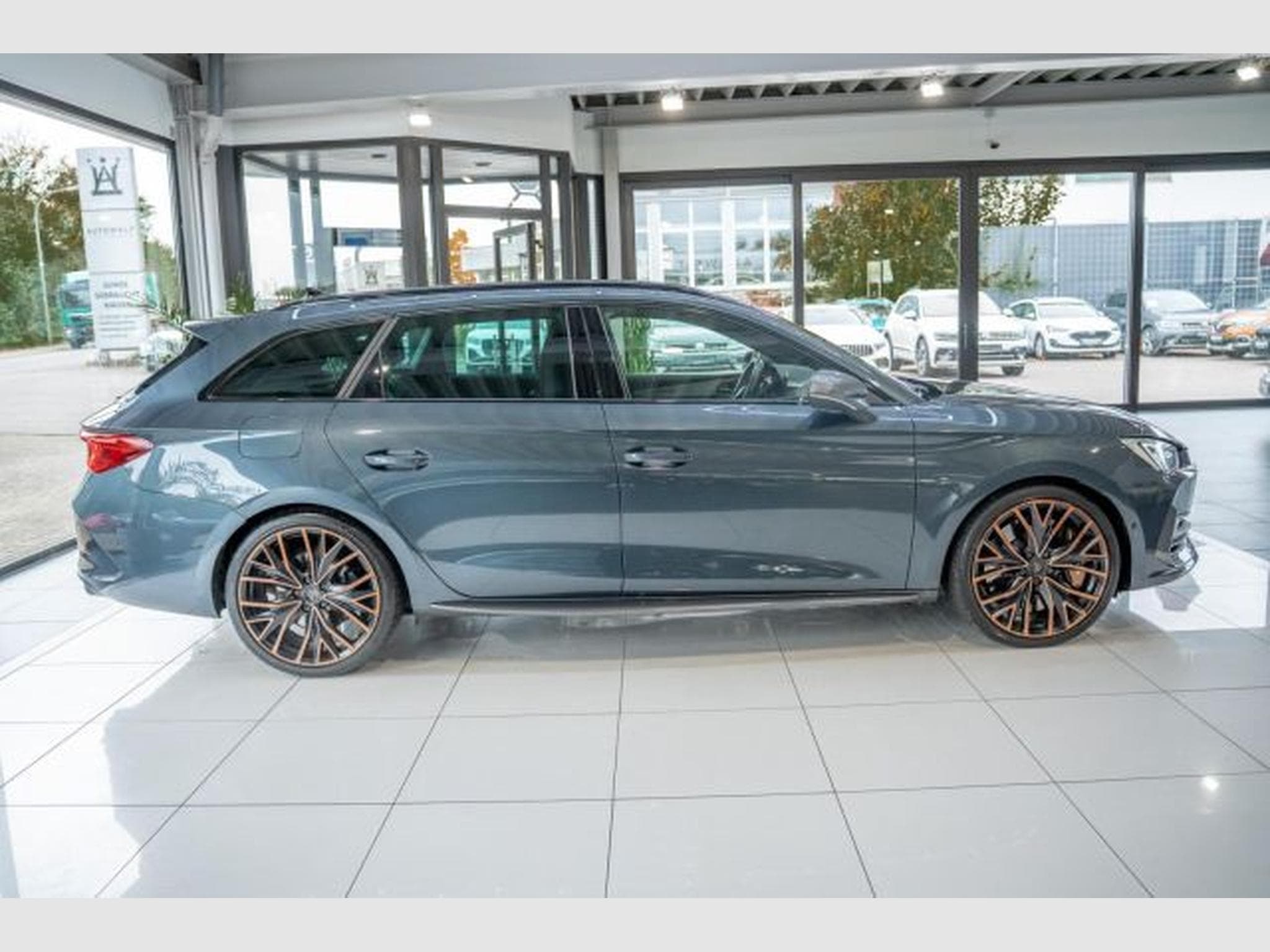 Cupra Leon Leon VZ 2.0 TSI DSG NAVI AHK LED RFK BEATS PANO (2022) - Photo 5