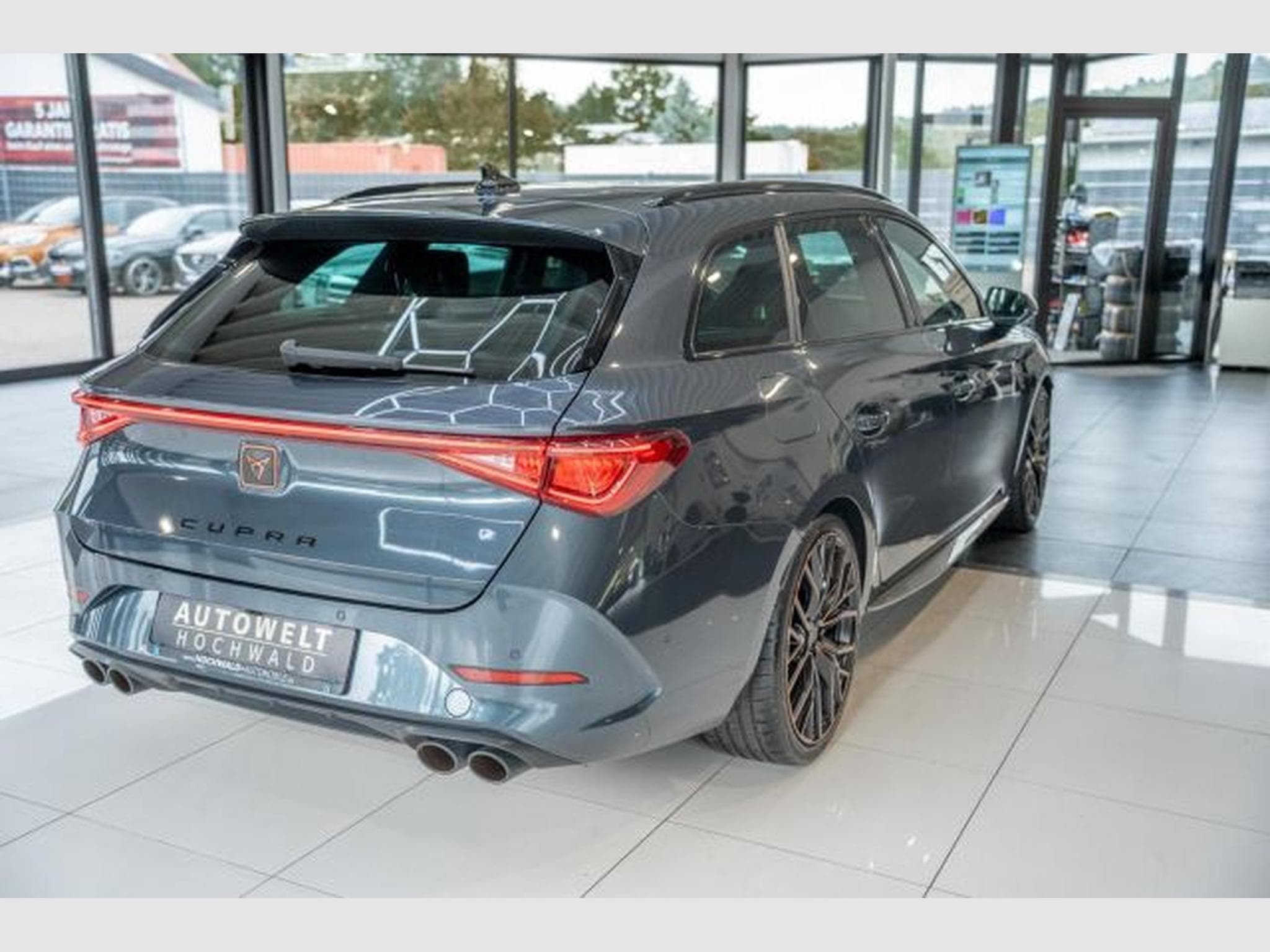 Cupra Leon Leon VZ 2.0 TSI DSG NAVI AHK LED RFK BEATS PANO (2022) - Photo 6
