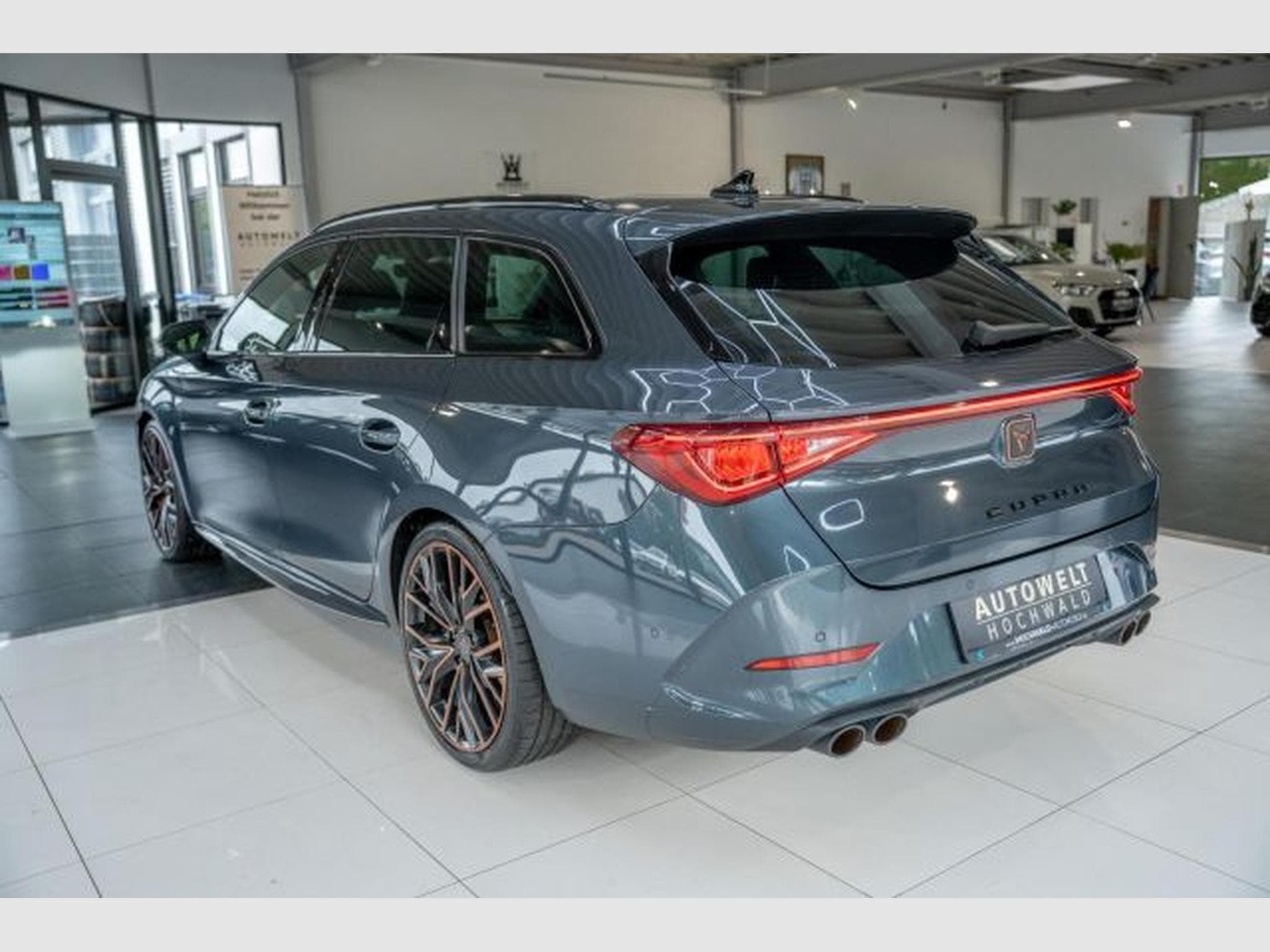 Cupra Leon Leon VZ 2.0 TSI DSG NAVI AHK LED RFK BEATS PANO (2022) - Photo 9