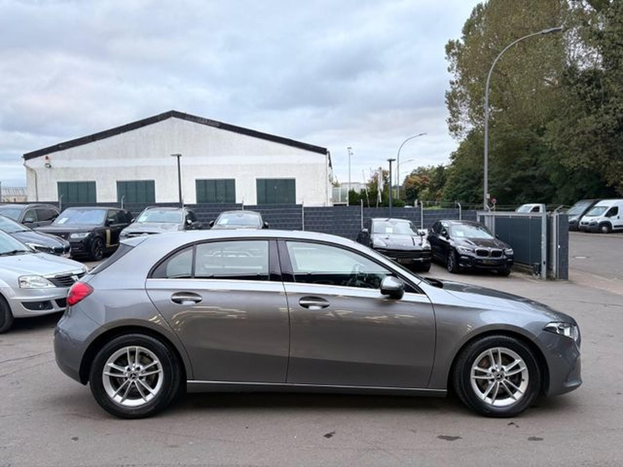 Mercedes A 180 A 180 D*AUT*MULTIBEAM*TEILLEDER*KAMERA*TOP (2019) - Photo 12