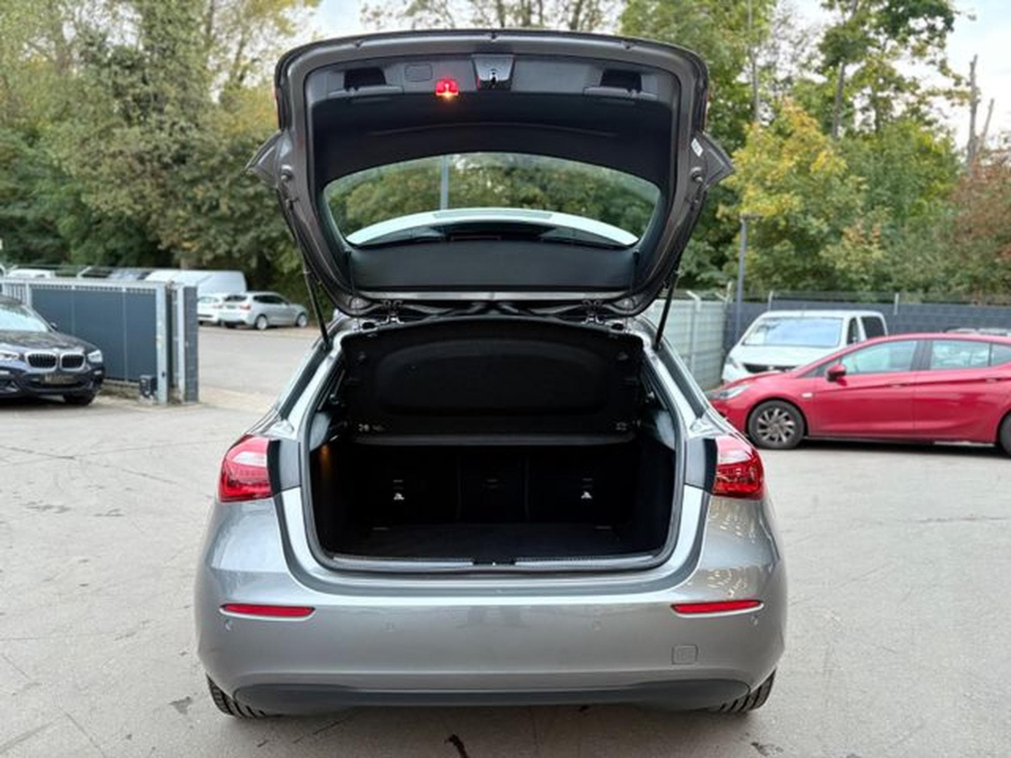 Mercedes A 180 A 180 D*AUT*MULTIBEAM*TEILLEDER*KAMERA*TOP (2019) - Photo 9