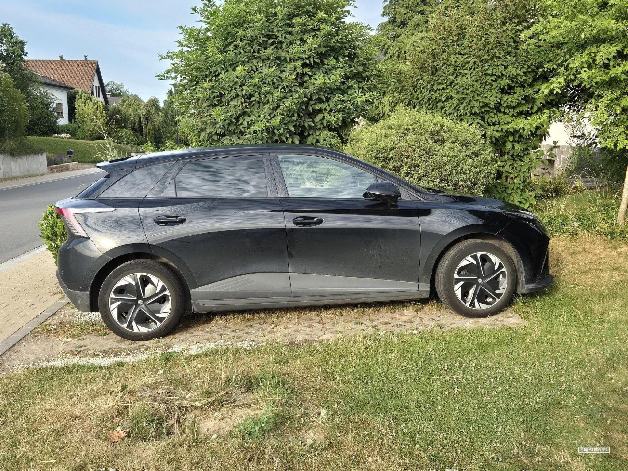 MG MG4 MG4 LUXURY 204 CH ELECTRIQUE (2023) - Photo 2