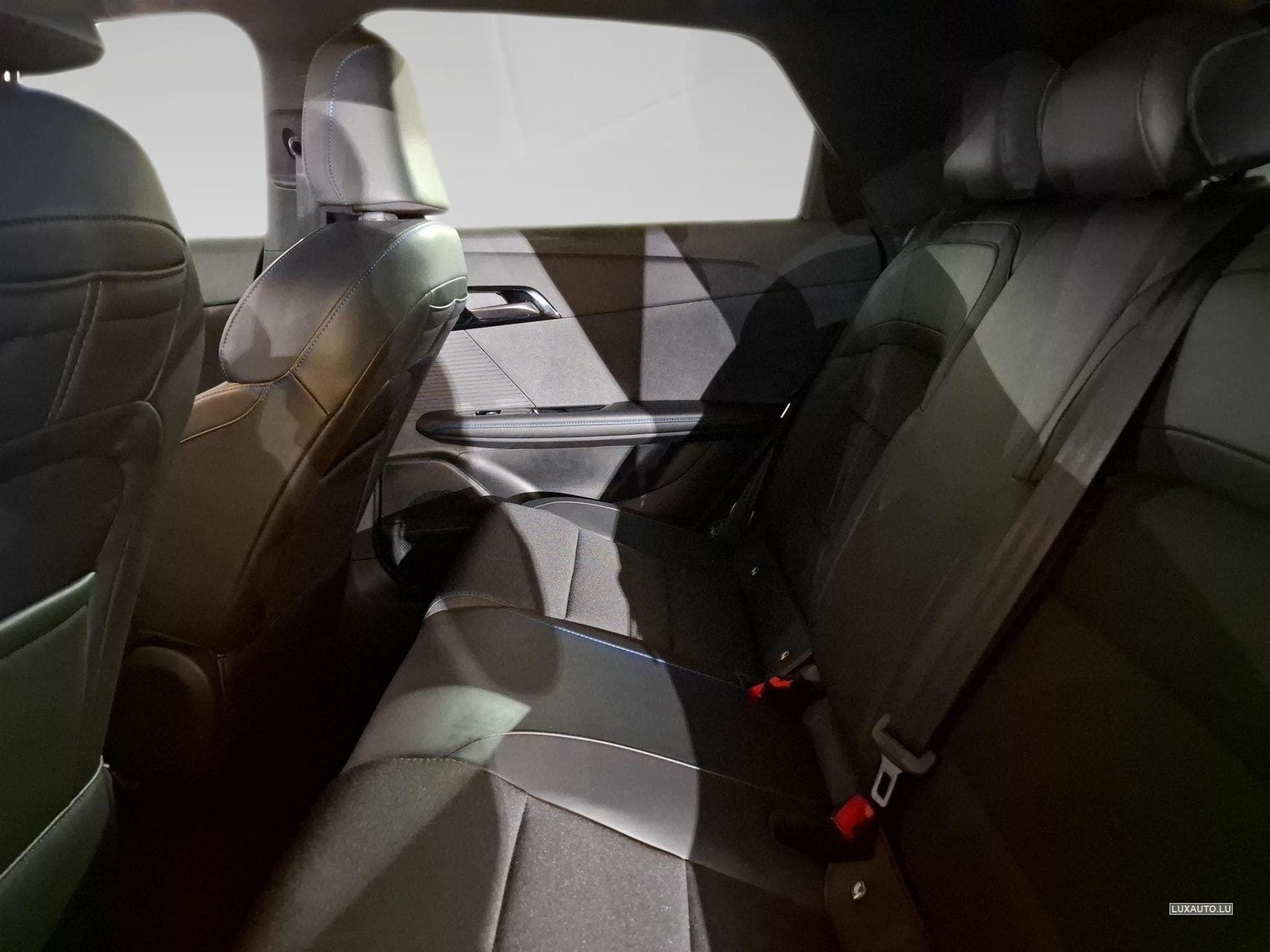 MG MG4 MG4 LUXURY 204 CH ELECTRIQUE (2023) - Photo 5