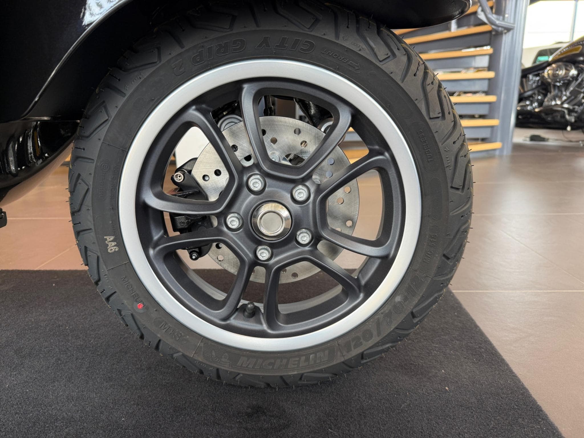 Vespa GTS 310 Super (2026) - Photo 5