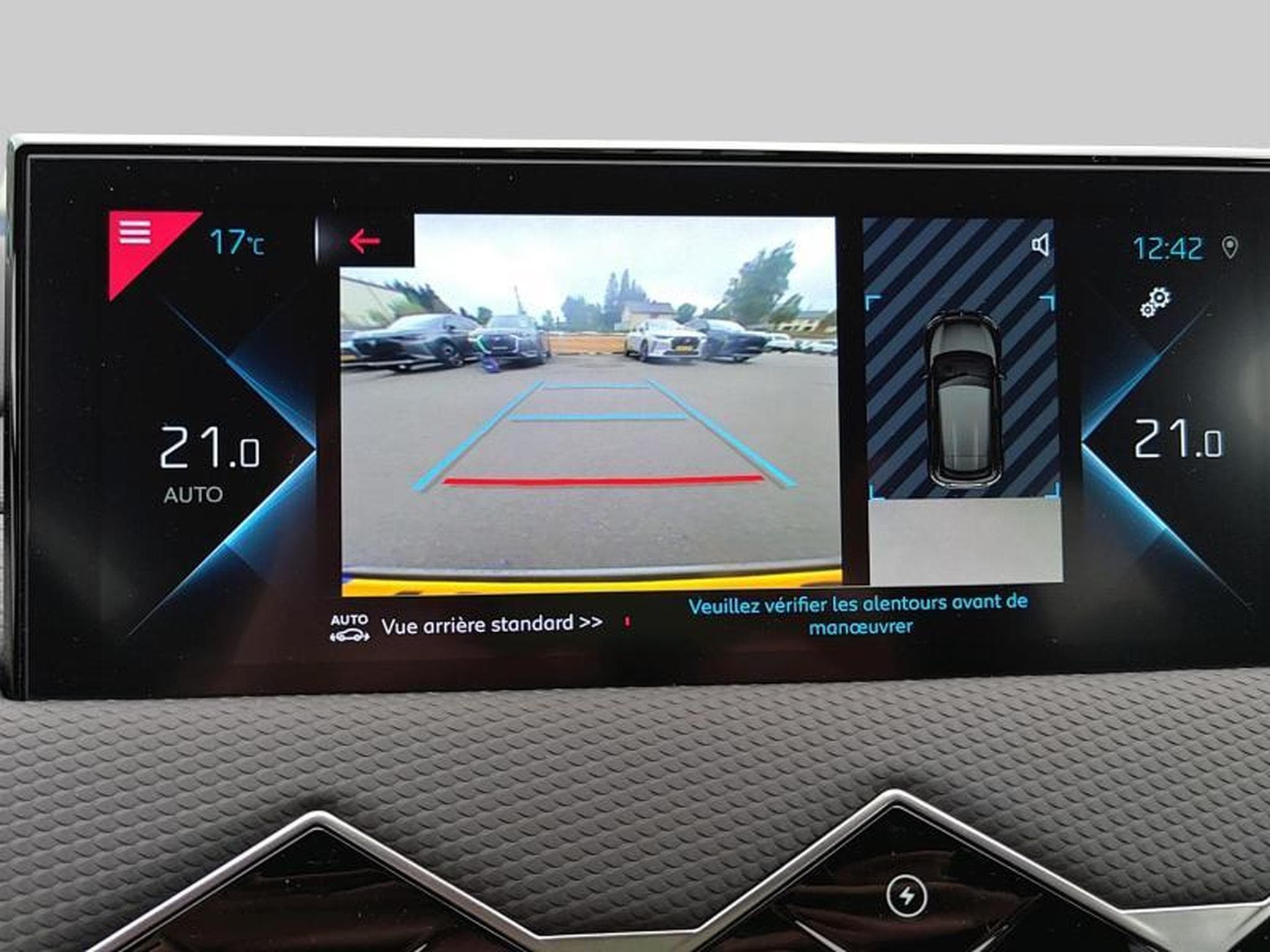 DS Automobiles DS3 Toits de Paris E-Tense (2023) - Foto 17