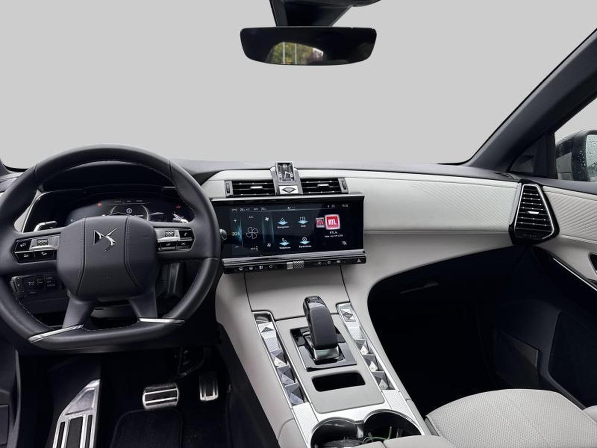 DS Automobiles DS7 E-Tense Opera 300 (2023) - Photo 13