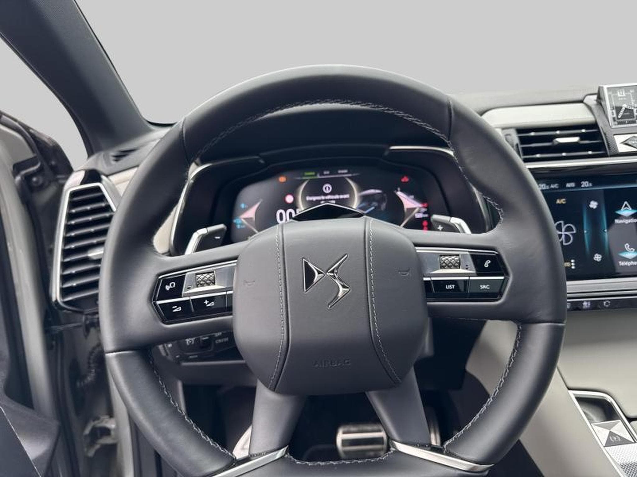 DS Automobiles DS7 E-Tense Opera 300 (2023) - Photo 14