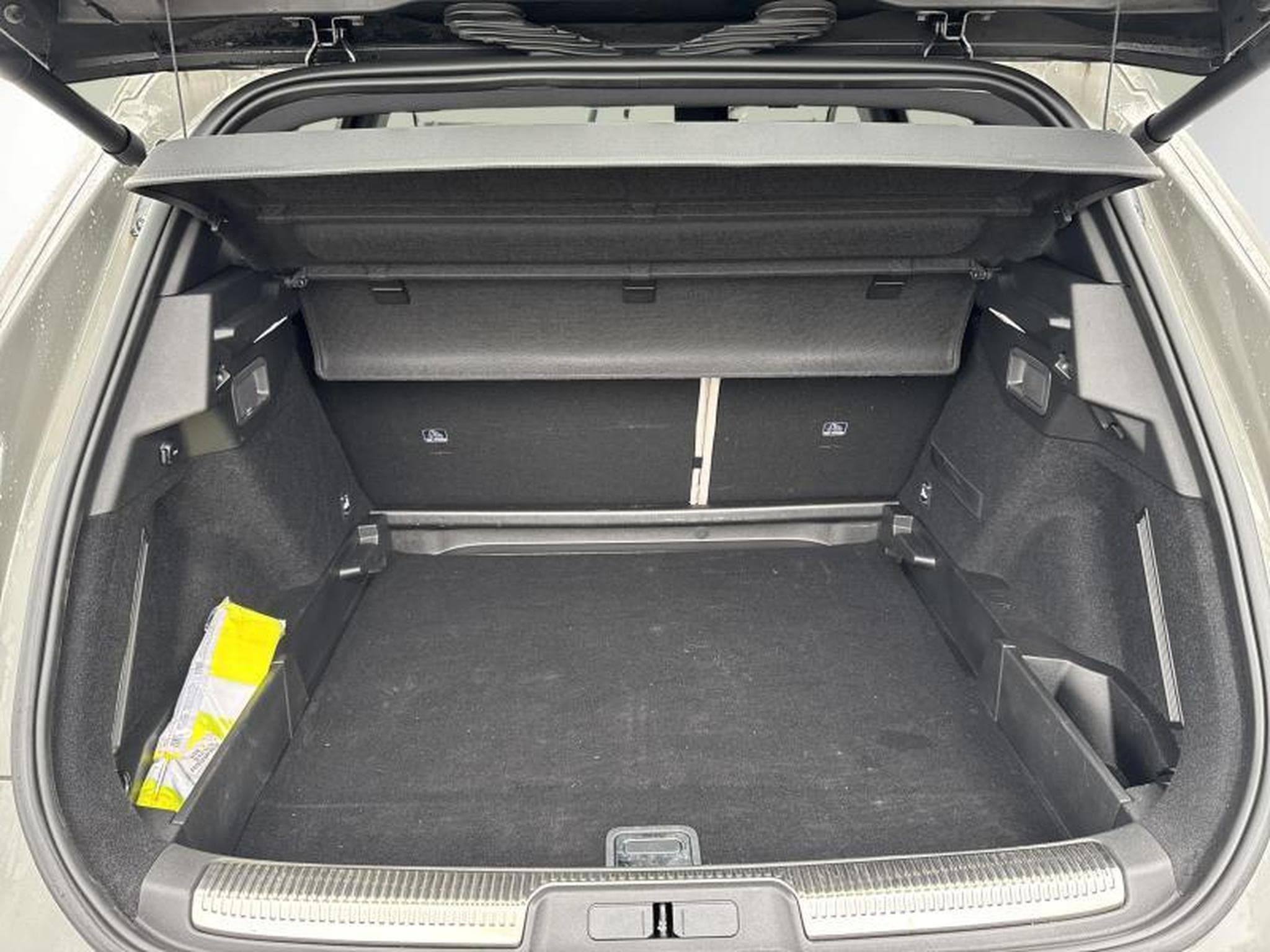 DS Automobiles DS7 E-Tense Opera 300 (2023) - Photo 20