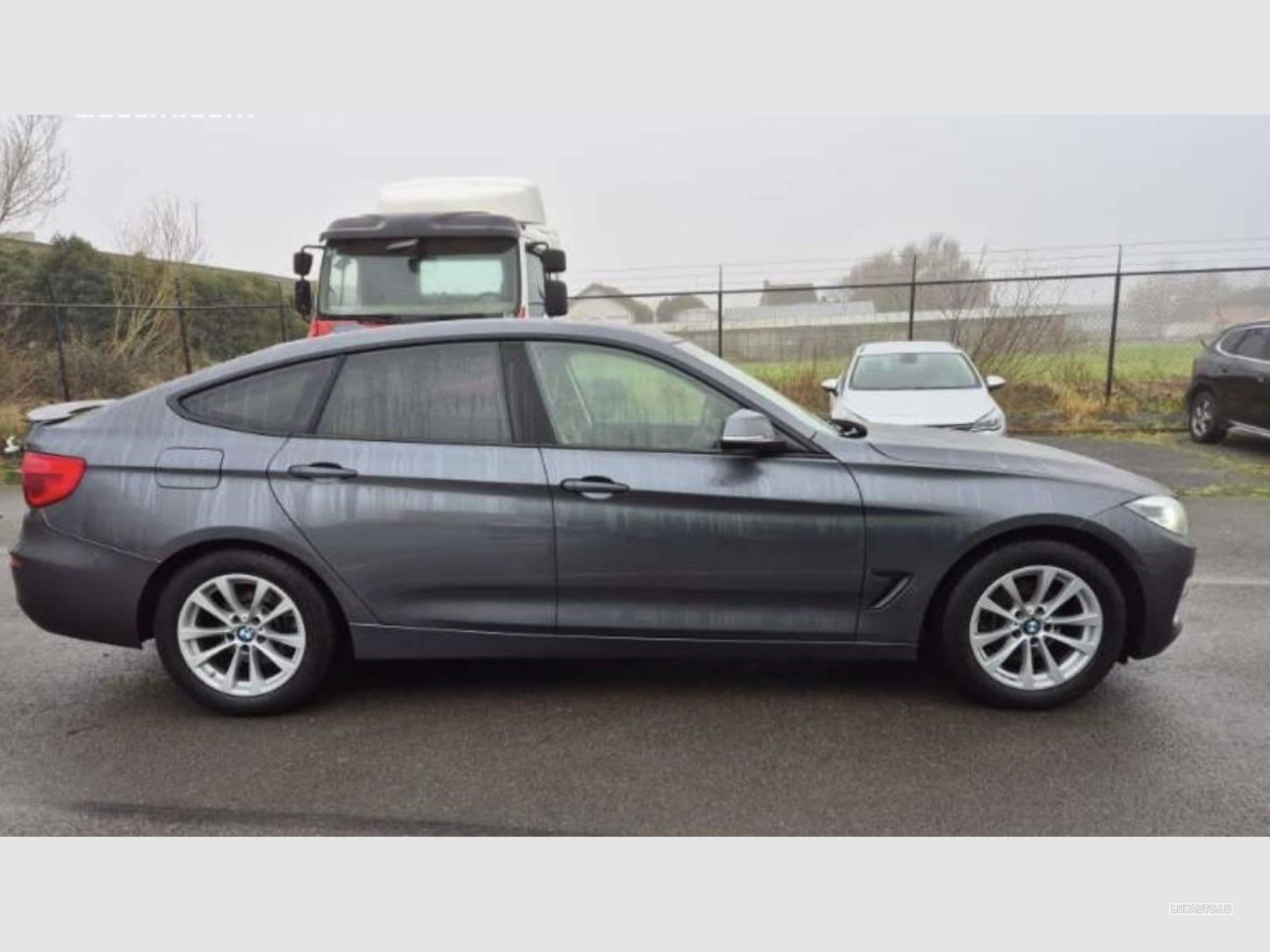 BMW 318 GT (2018) - Foto 2