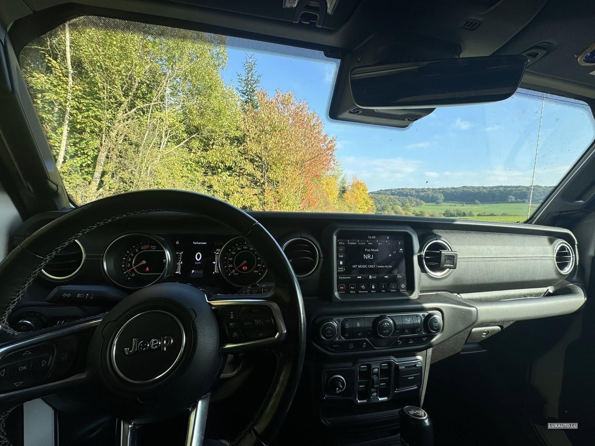 Jeep Wrangler Sahara Unlimited (2021) - Foto 2