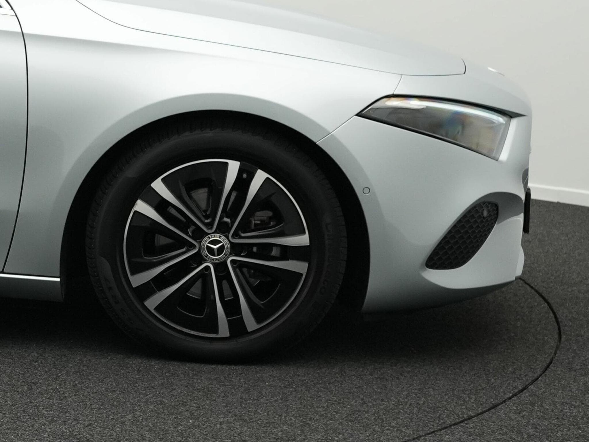 Mercedes A 180 d Progressive LED+SHZ+Kamera+MBUX (2024) - Photo 8