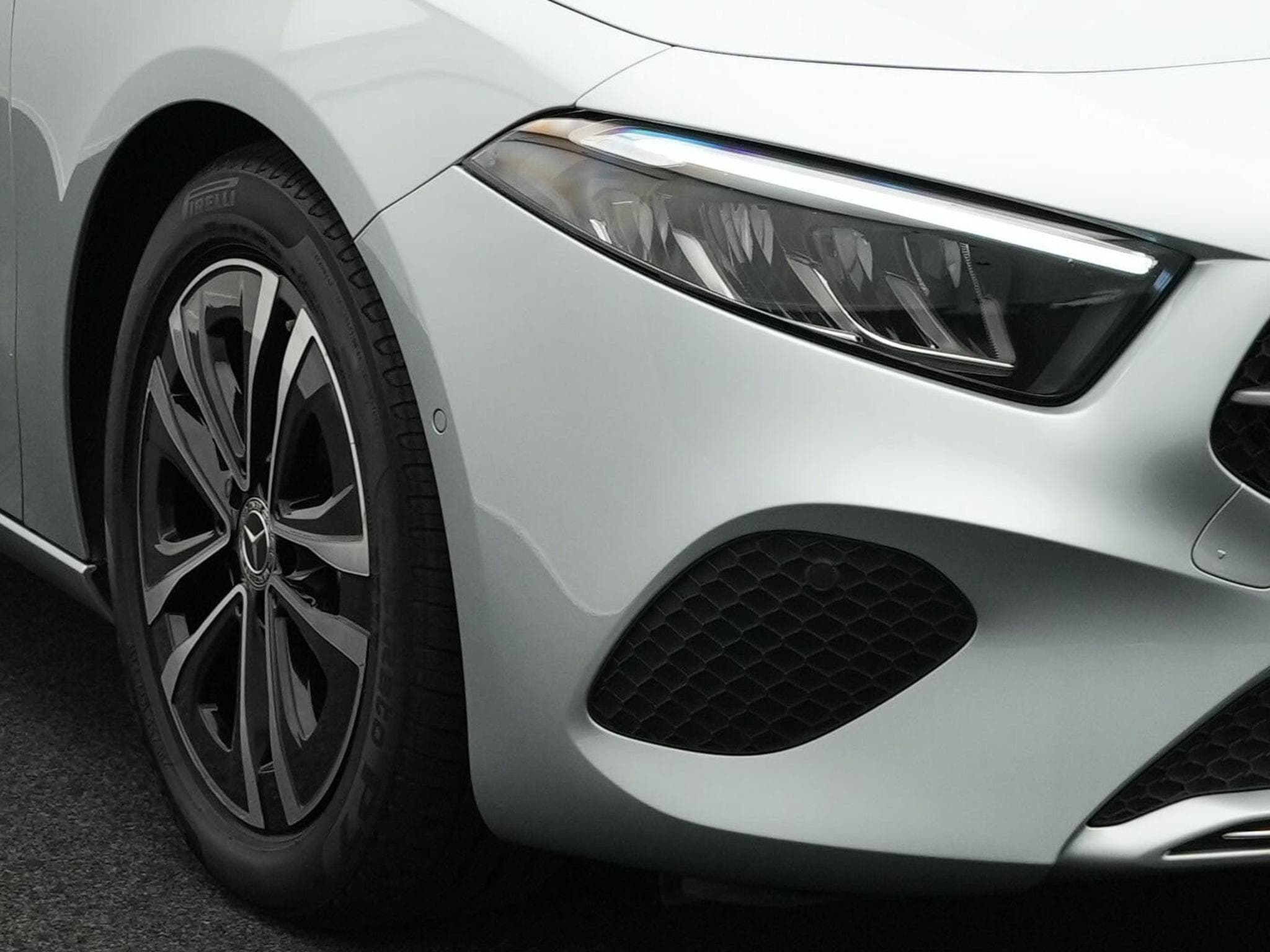 Mercedes A 180 d Progressive LED+SHZ+Kamera+MBUX (2024) - Photo 9