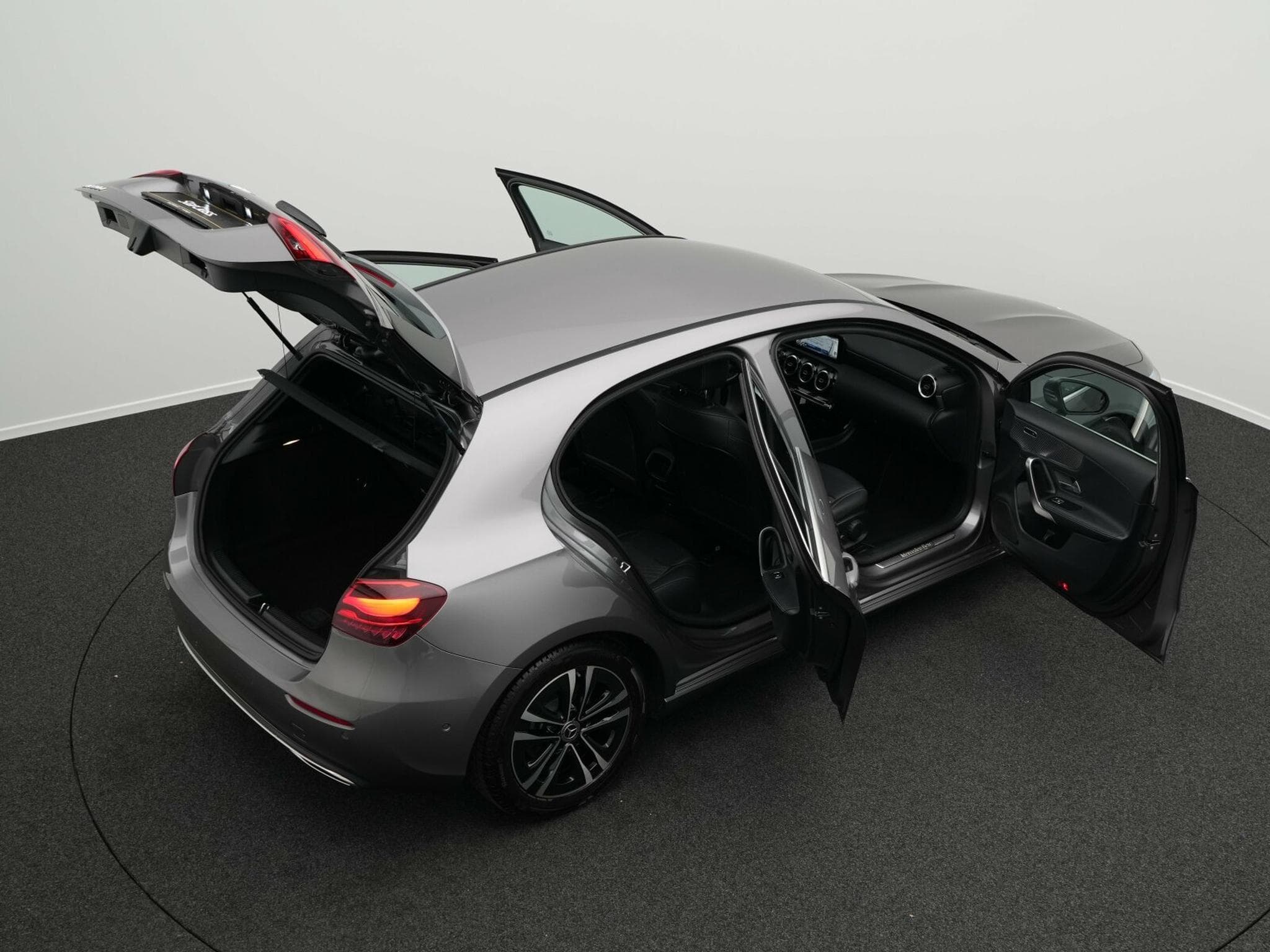 Mercedes A 180 d Progressive Kamera+SHZ+LED+Apple+MBUX (2024) - Photo 14