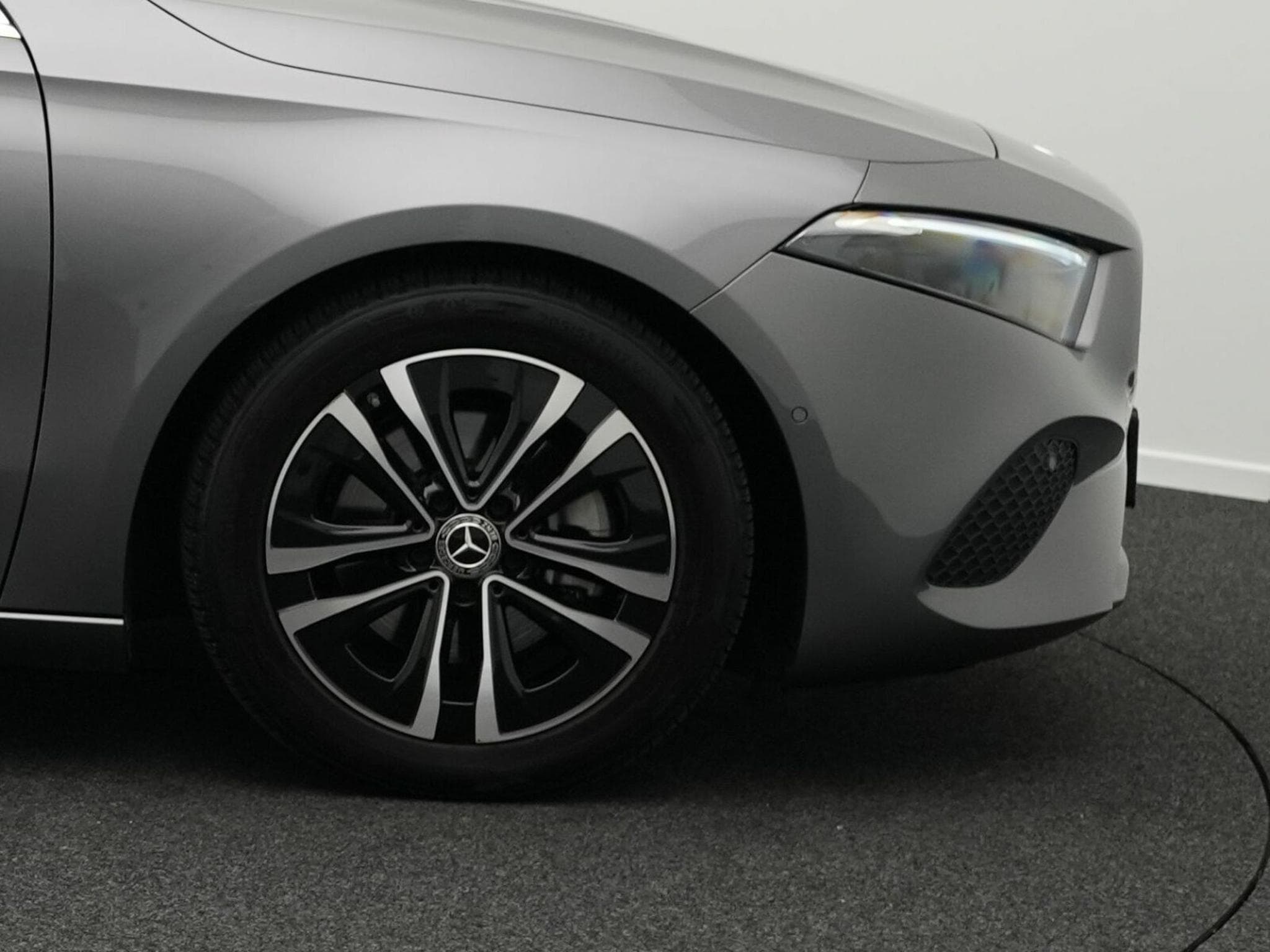 Mercedes A 180 d Progressive Kamera+SHZ+LED+Apple+MBUX (2024) - Photo 8