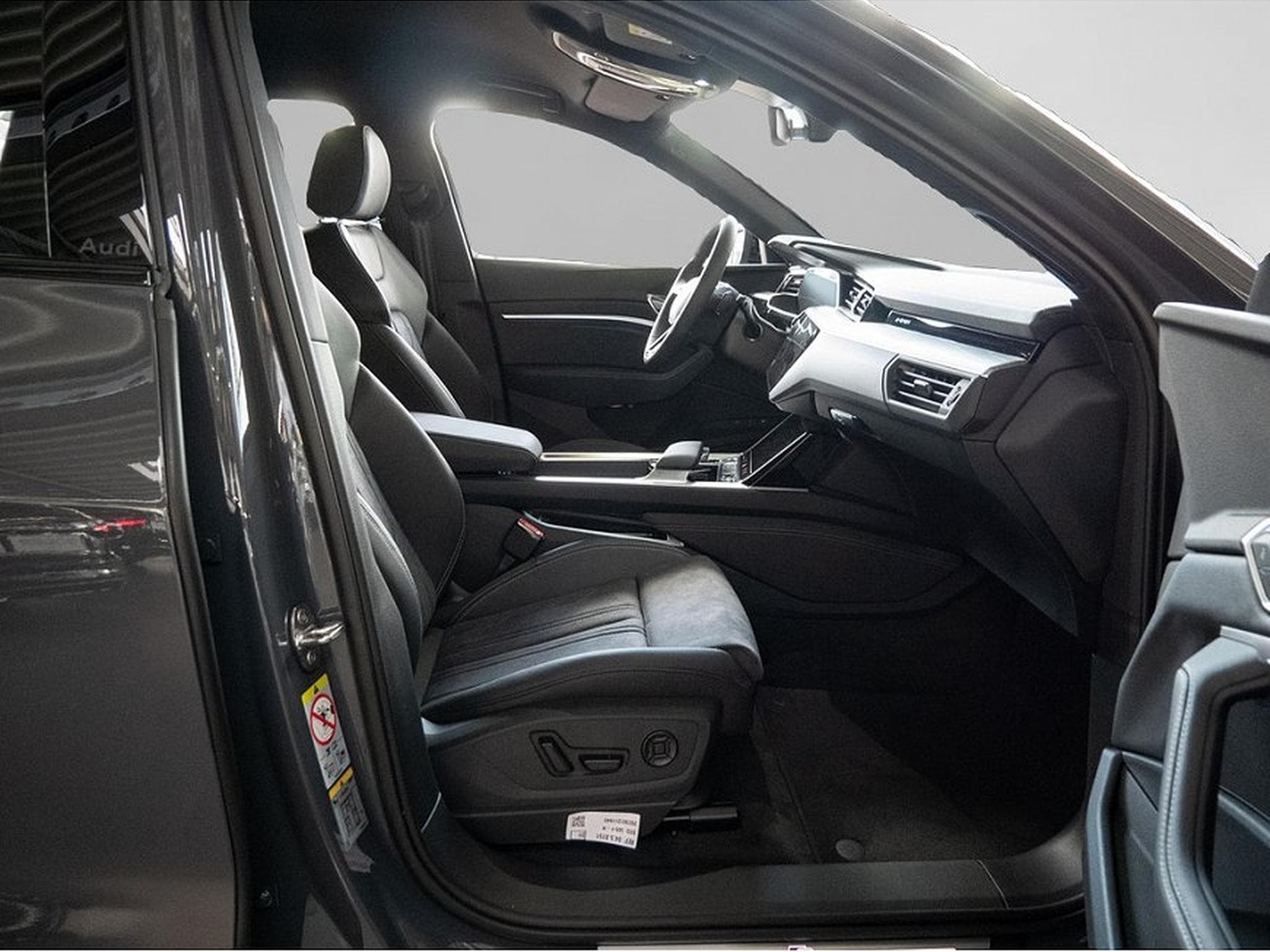 Audi Q8 (2024) - Photo 2