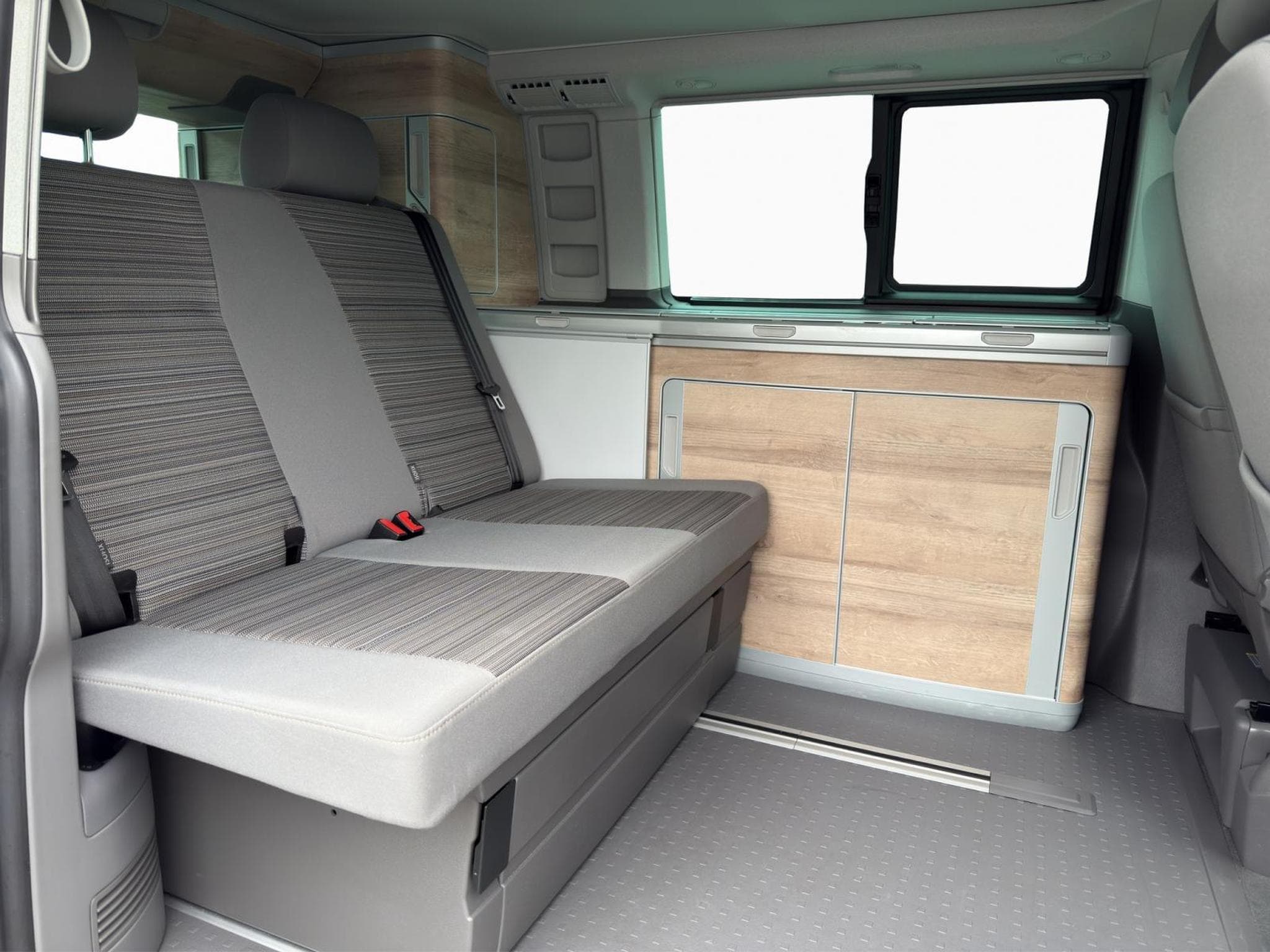 VW T6.1 Coast Edition (2022) - Photo 11