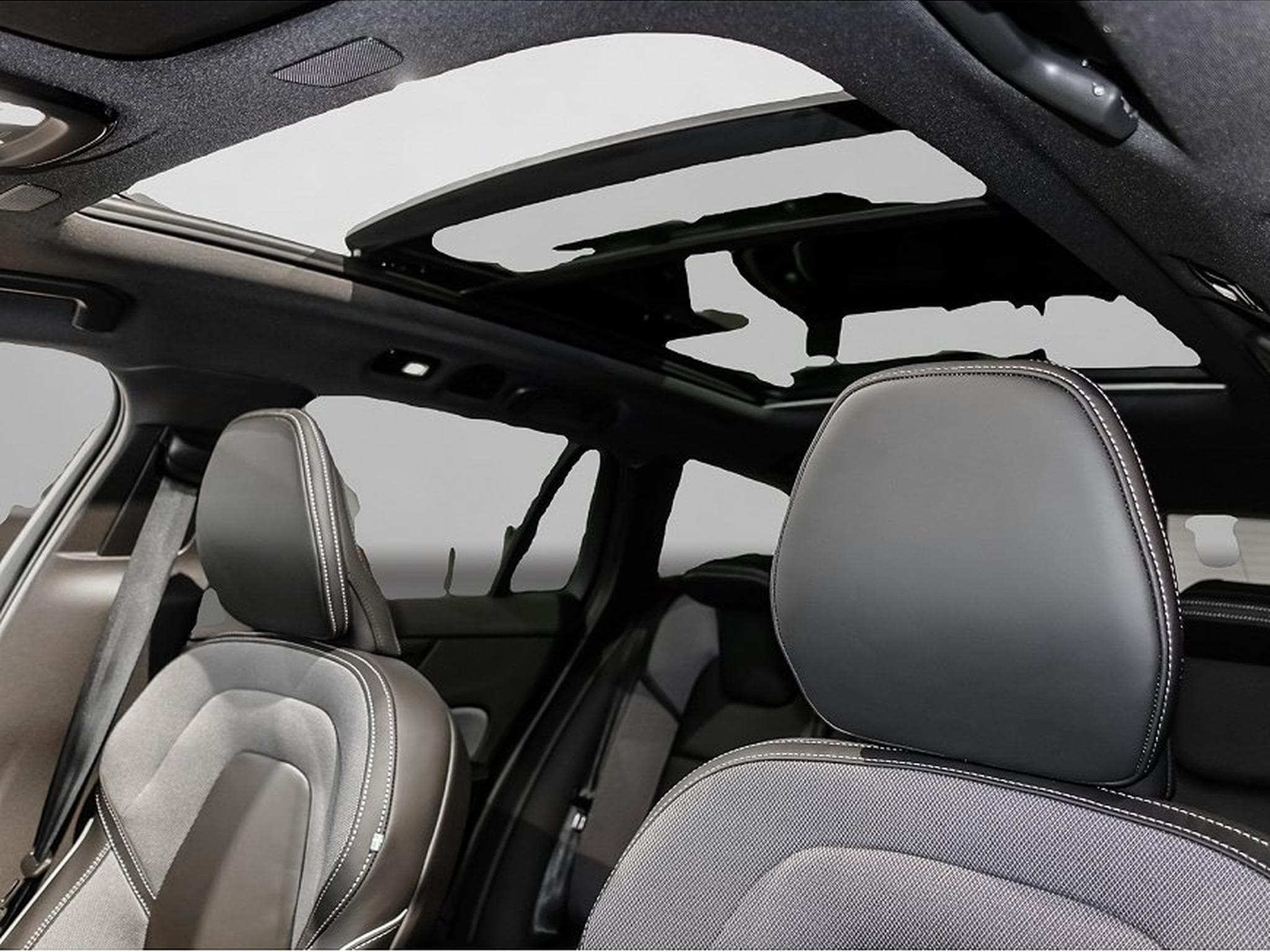Volvo V60 (2024) - Photo 3