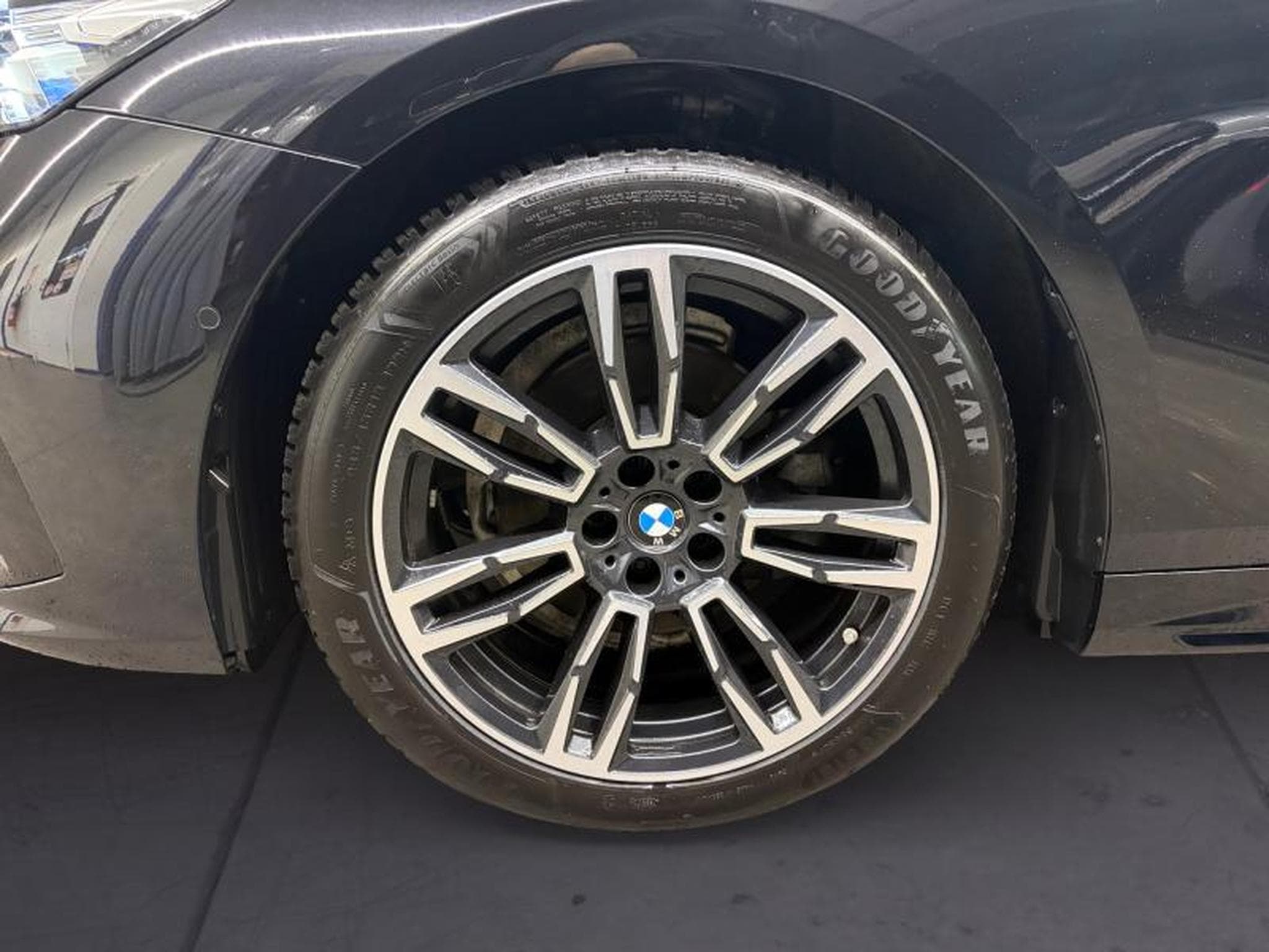 BMW 520 520i Touring Kit M Sport (2024) - Photo 8