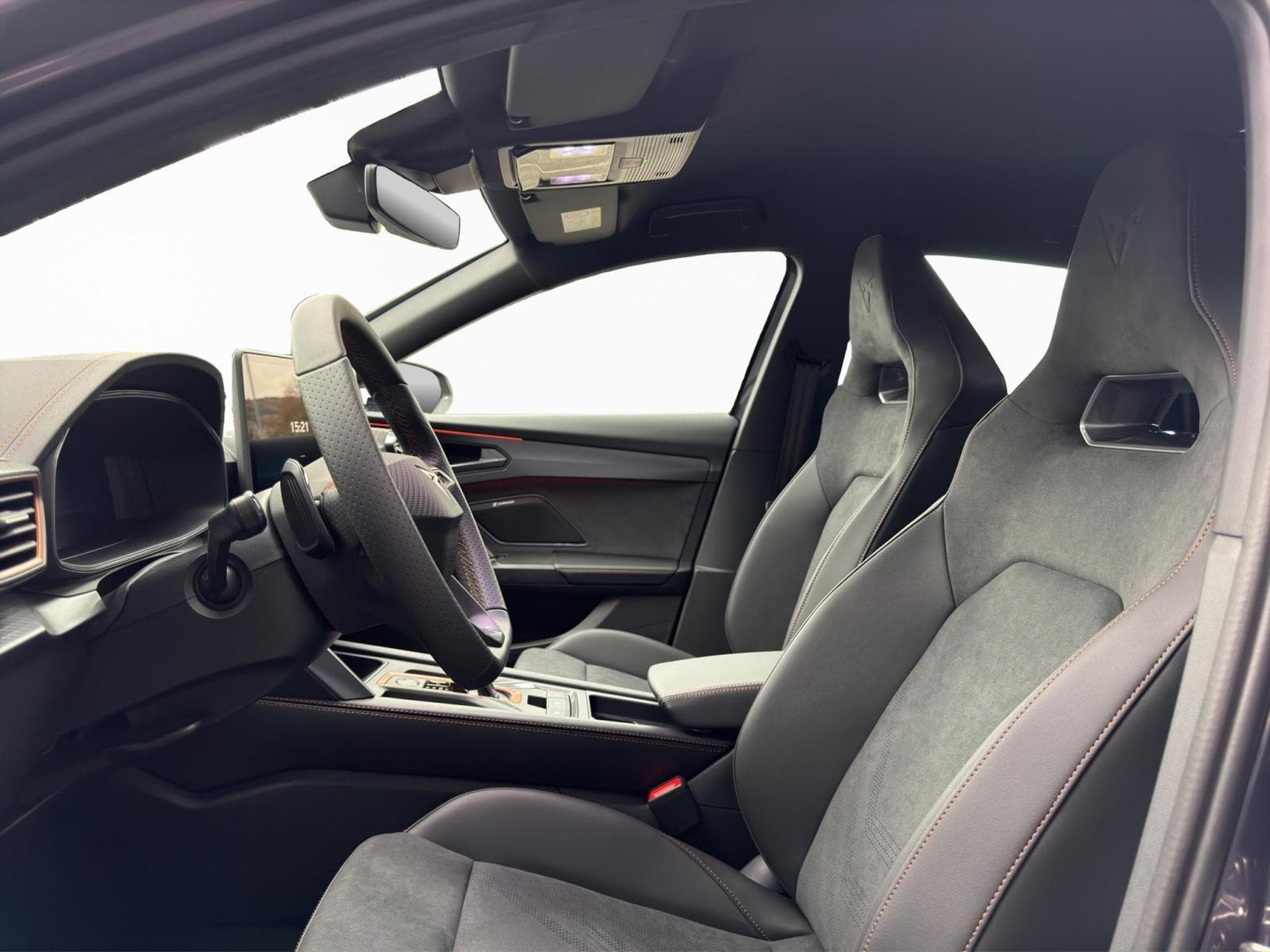 Cupra Formentor 1.5 eTSI DSG (2025) - Photo 9