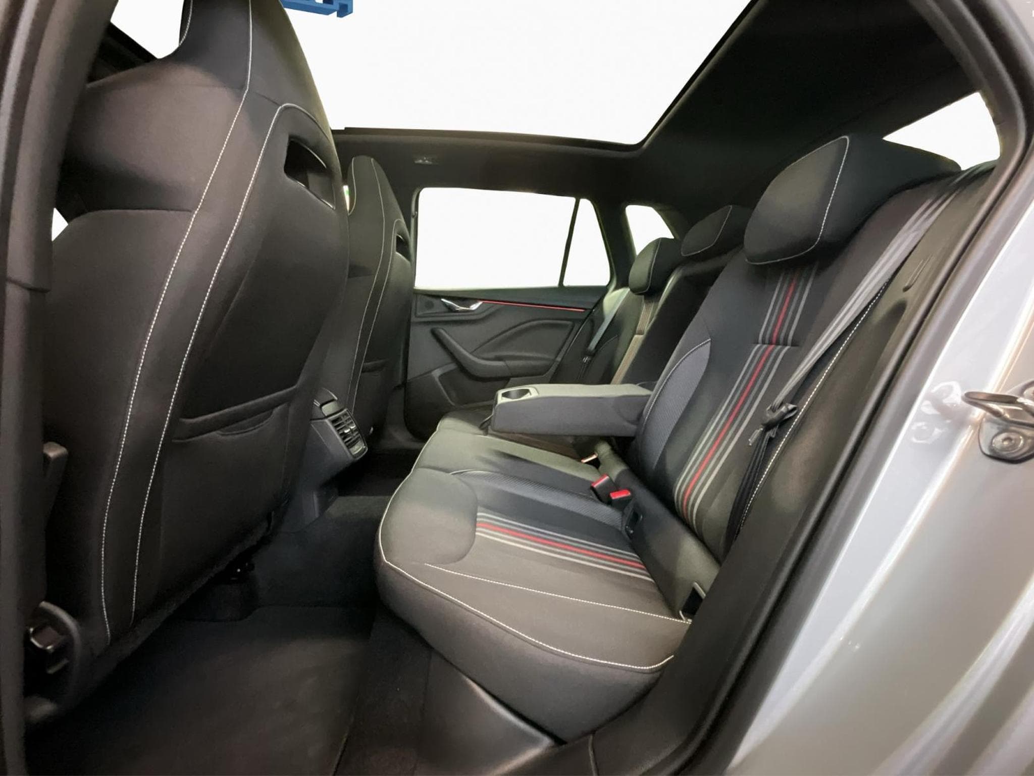 Skoda Kamiq Monte-Carlo+DSG+Navi+RearView (2024) - Photo 17