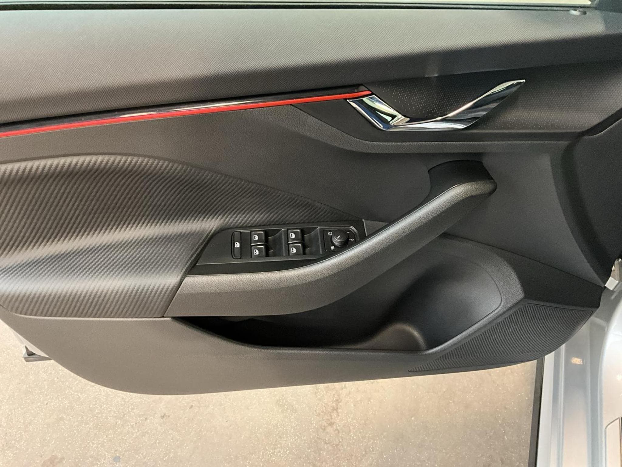 Skoda Kamiq Monte-Carlo+DSG+Navi+RearView (2024) - Photo 8