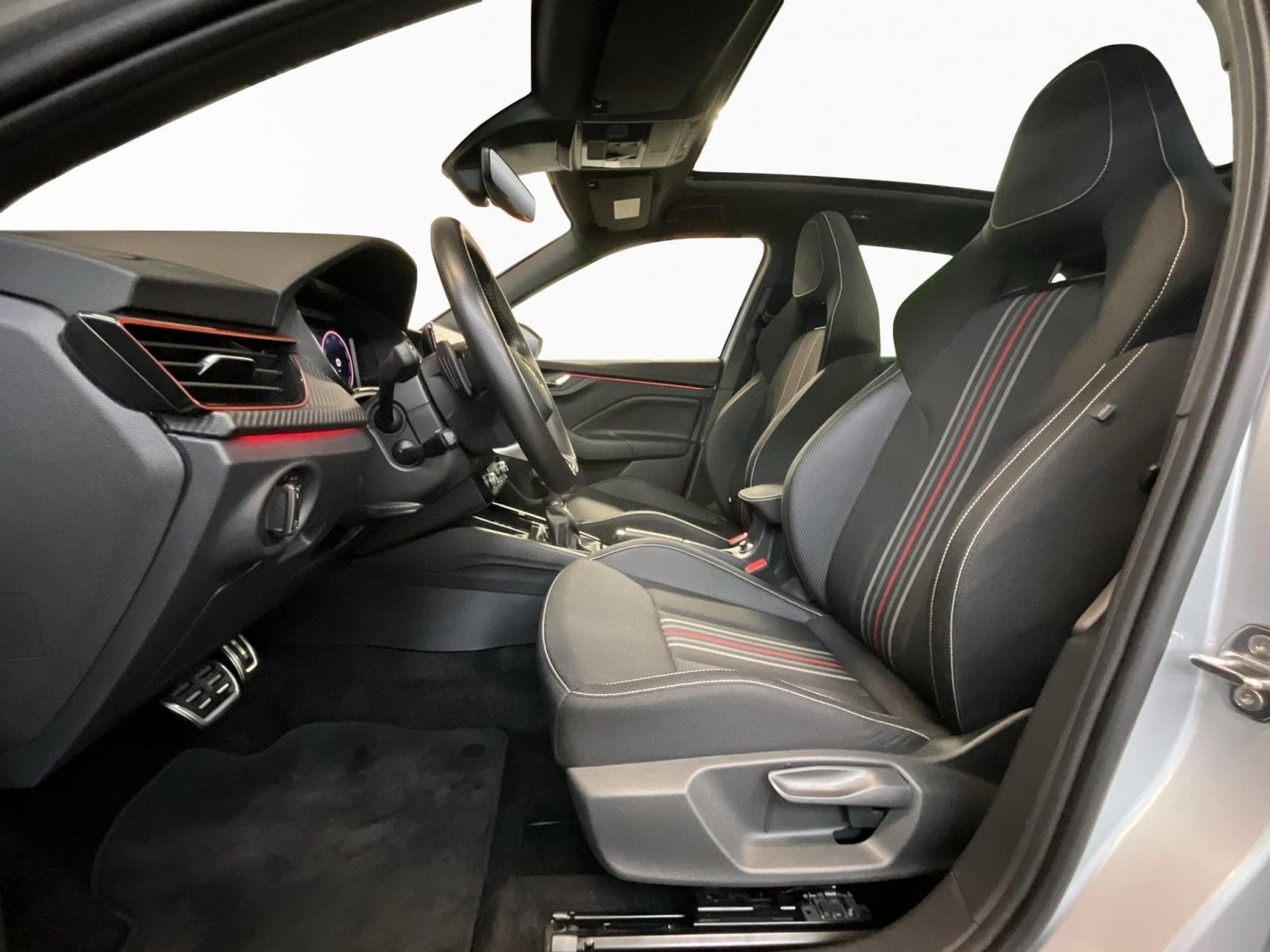 Skoda Kamiq Monte-Carlo+DSG+Navi+RearView (2024) - Photo 9