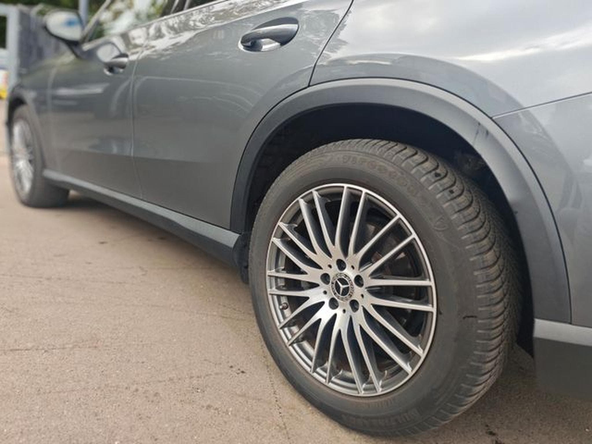 Mercedes GLC 200 GLC 200*NEUES MODEL*ADVANCED+*PANORAMA* (2022) - Foto 10