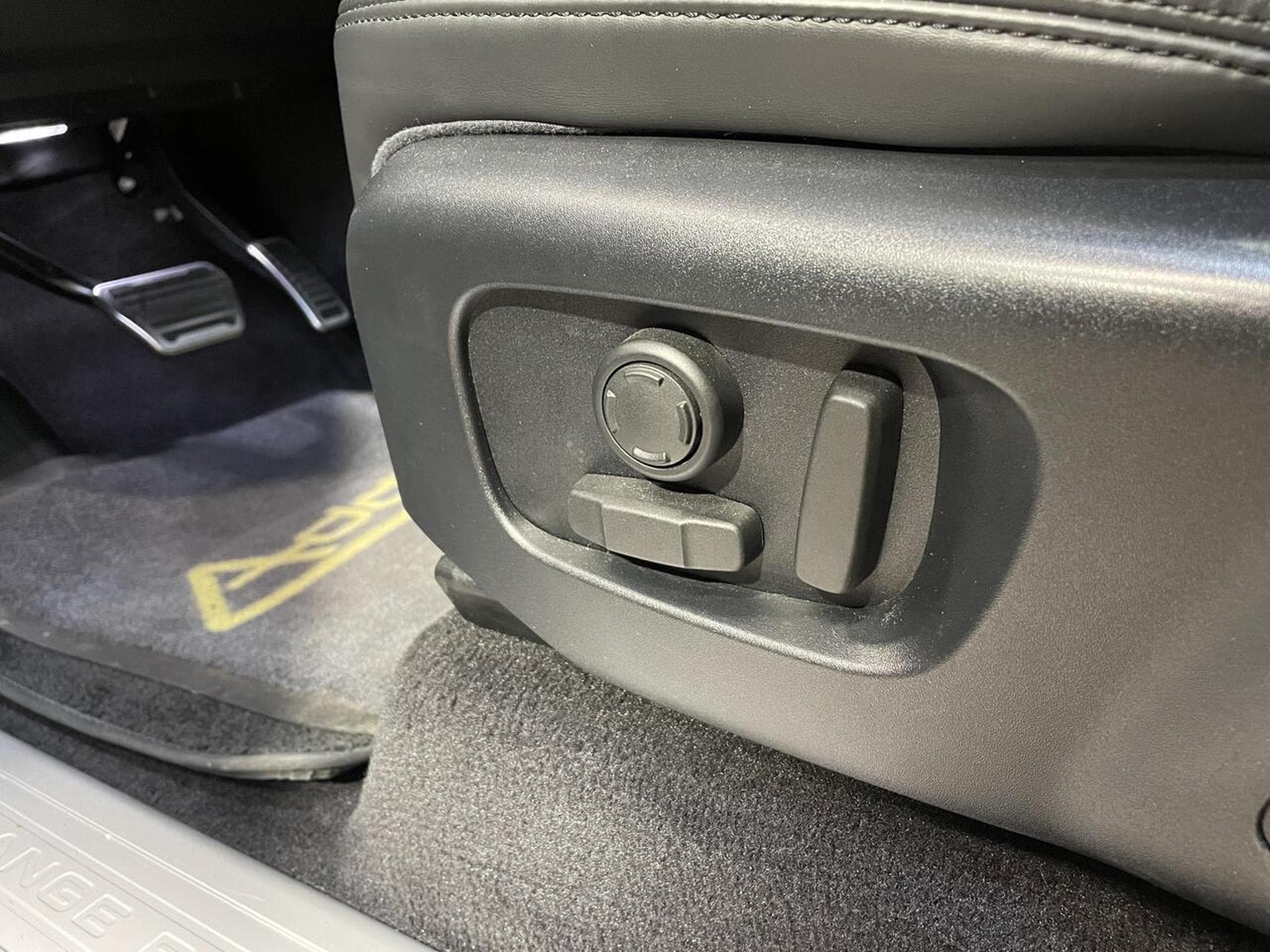 Land-Rover Range Rover Sport 2.0 P400 E 404 CV HSE DYNAMIC GPS CARPLAY (2018) - Photo 11