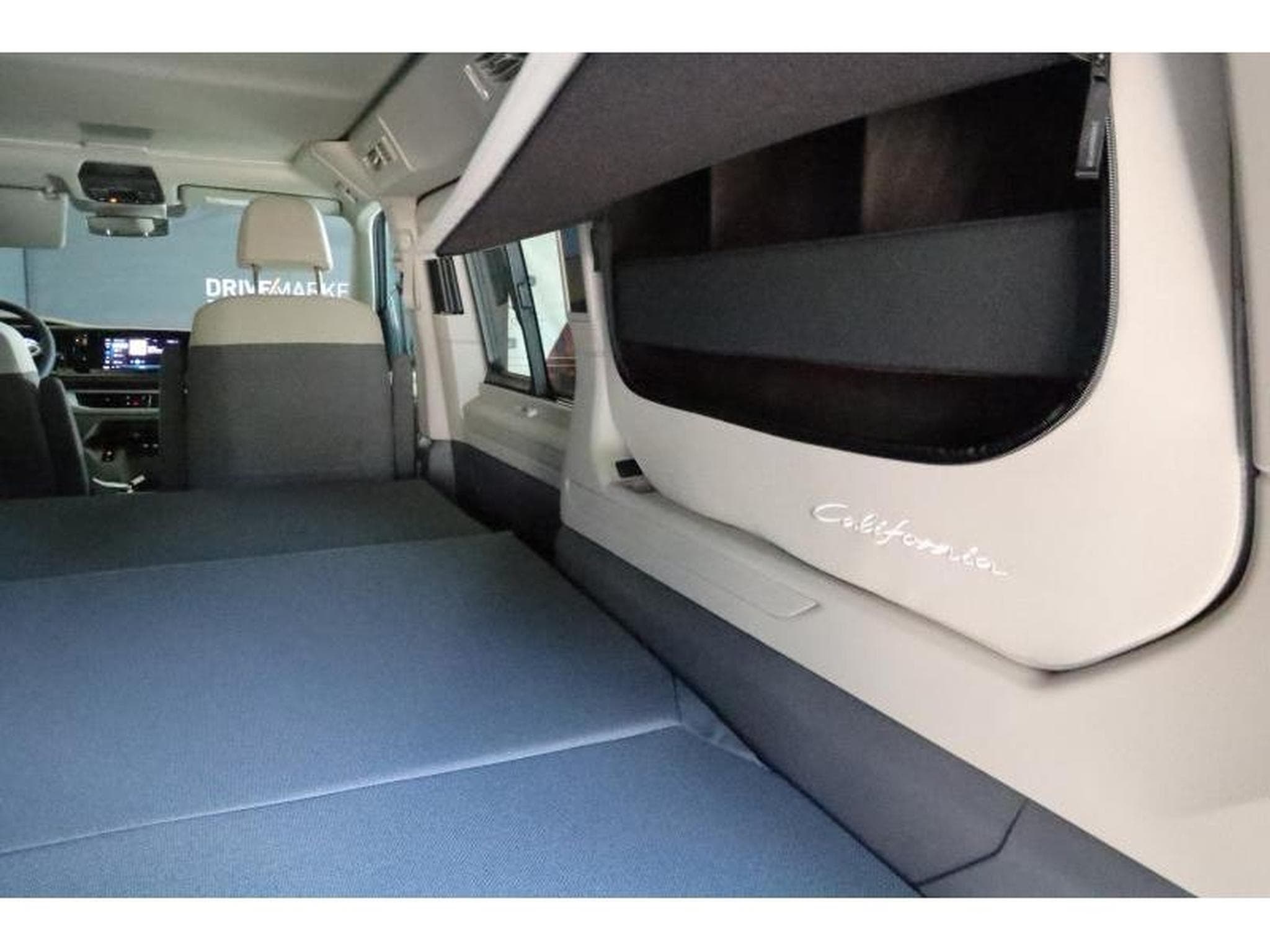 VW California Coast (2025) - Photo 14