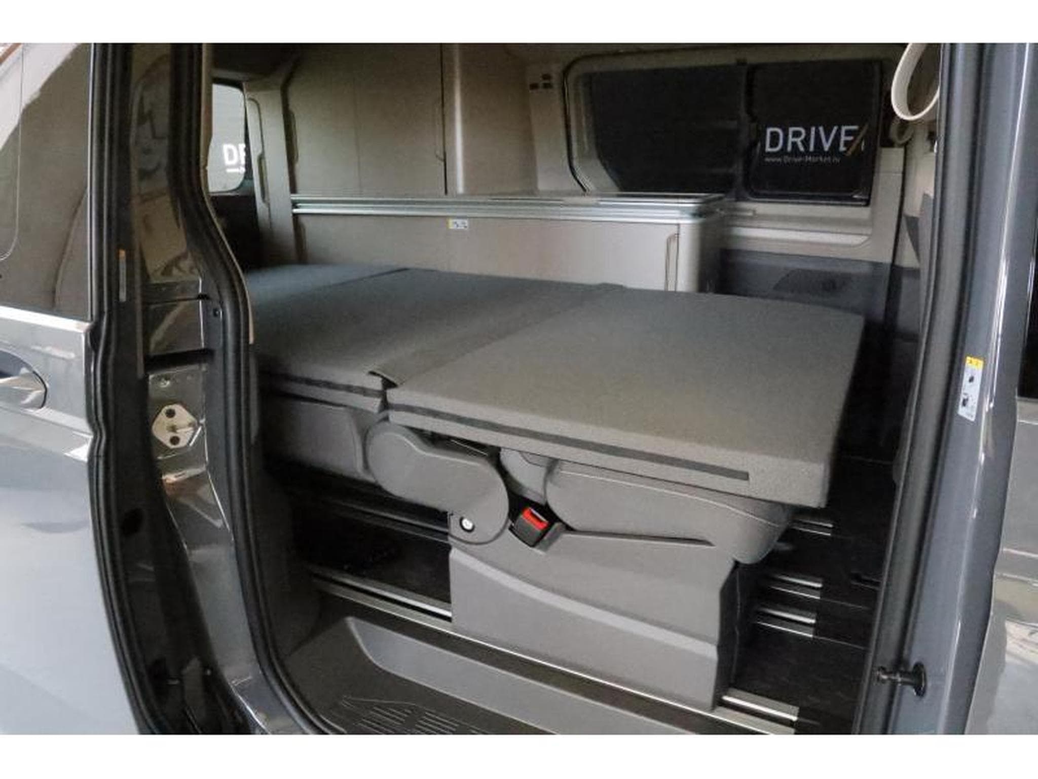 VW California Coast (2025) - Photo 16