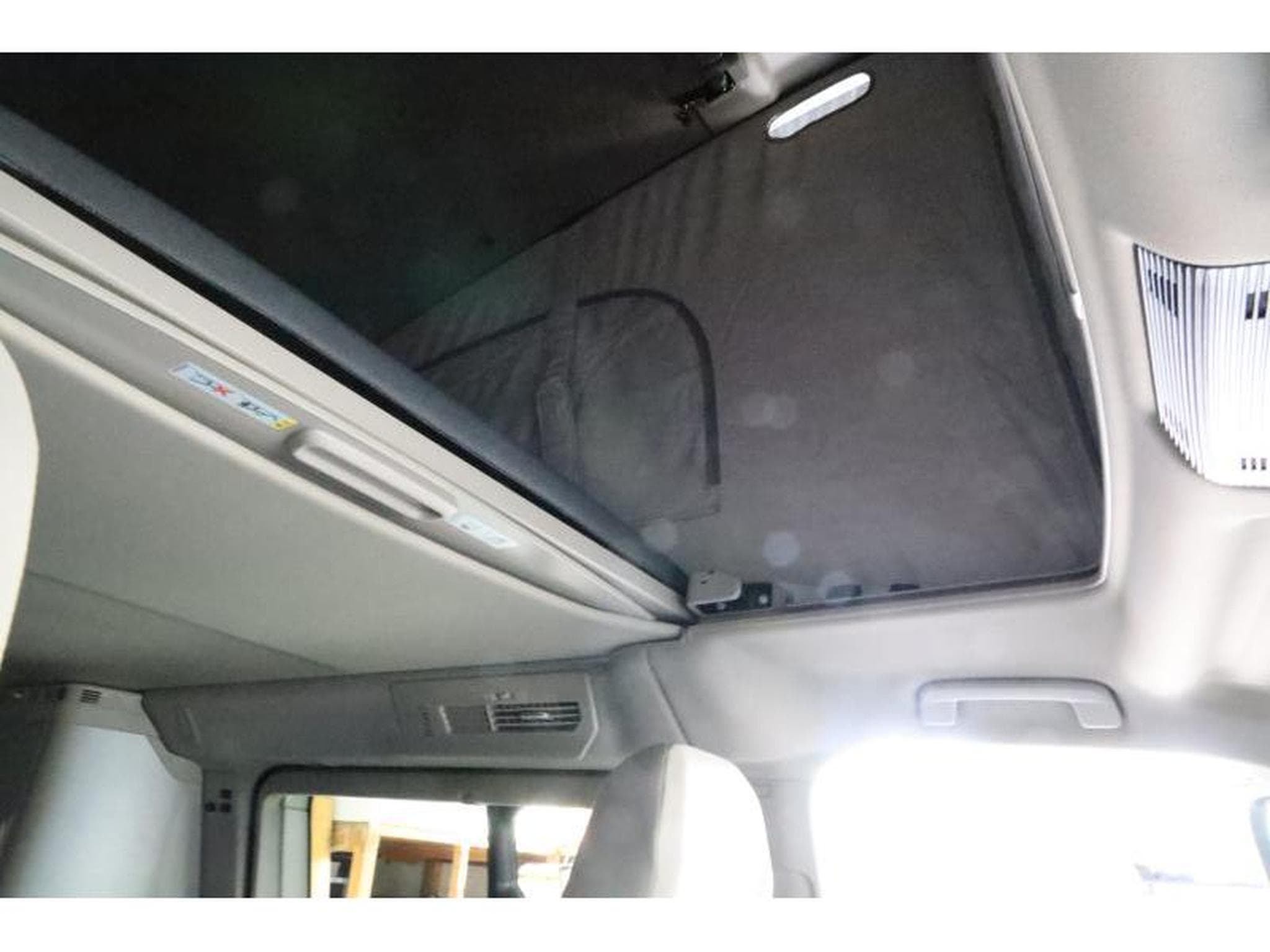 VW California Coast (2025) - Photo 19