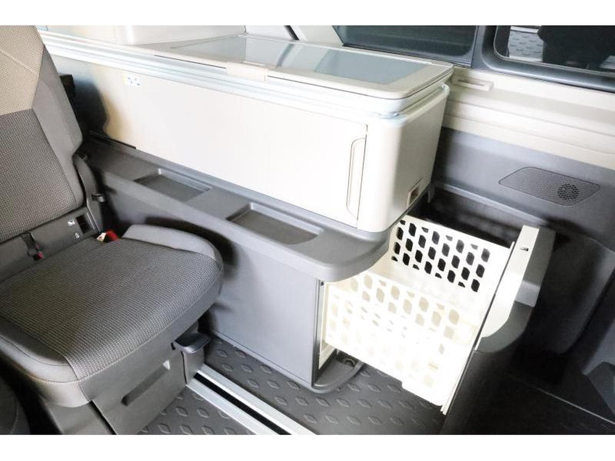 VW California Coast (2025) - Photo 9