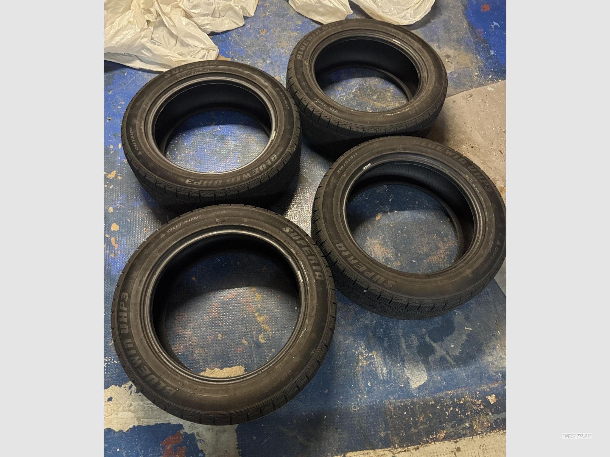 Pneus – 17" - 215/55R 98V - Photo 1