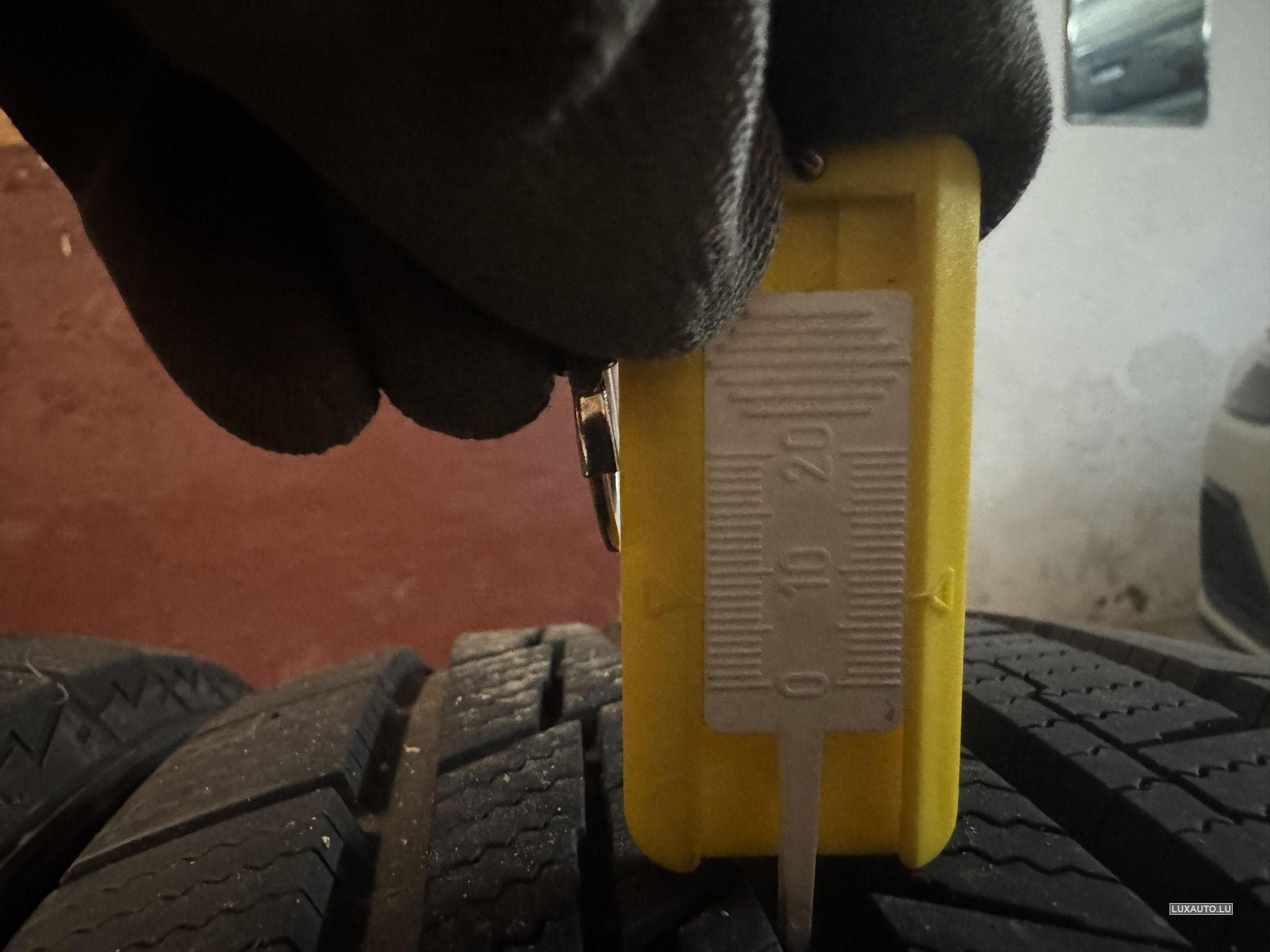 Pneus – 17" - 215/55R 98V - Photo 3