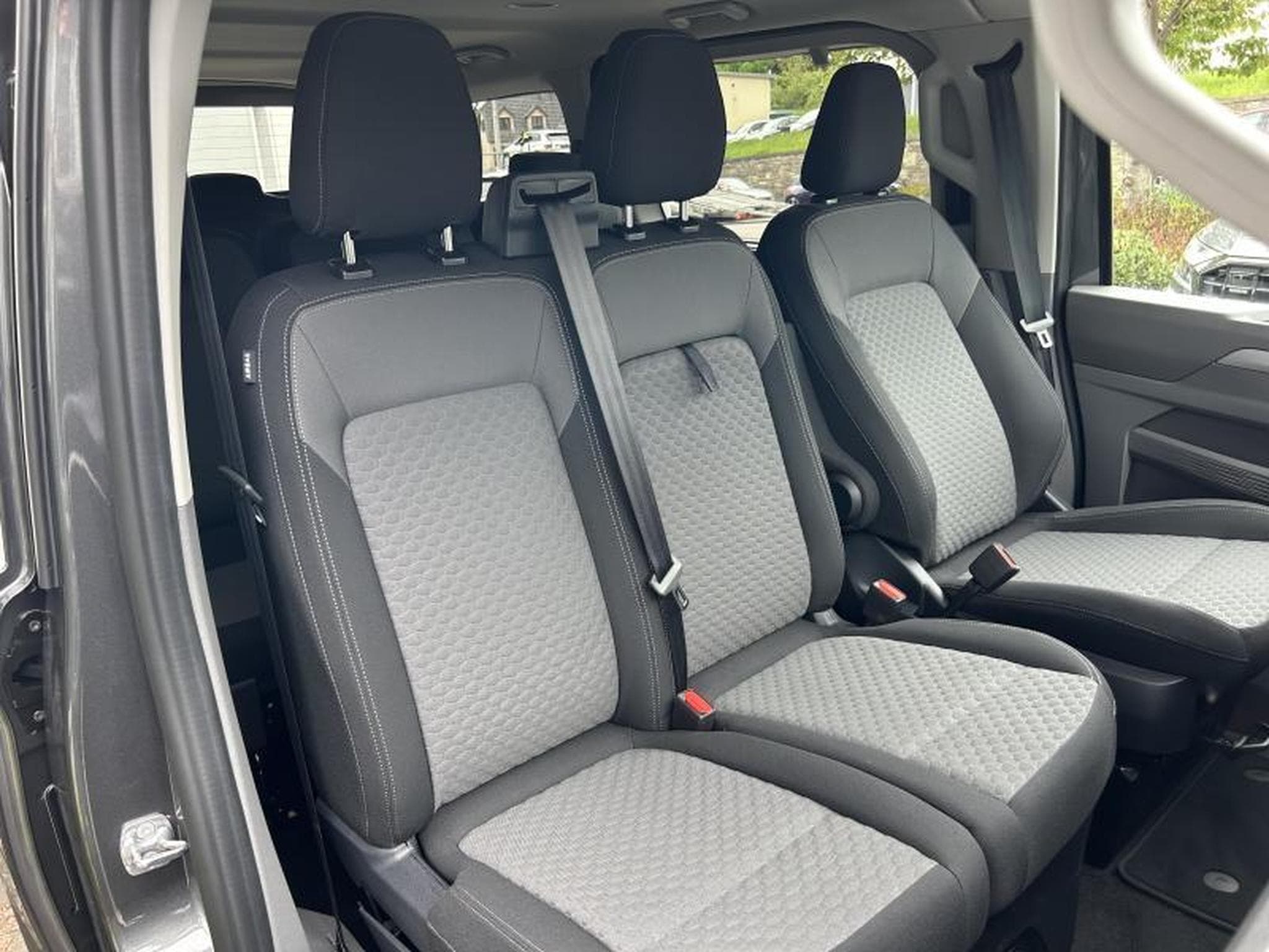 VW Caravelle Life (2025) - Photo 11