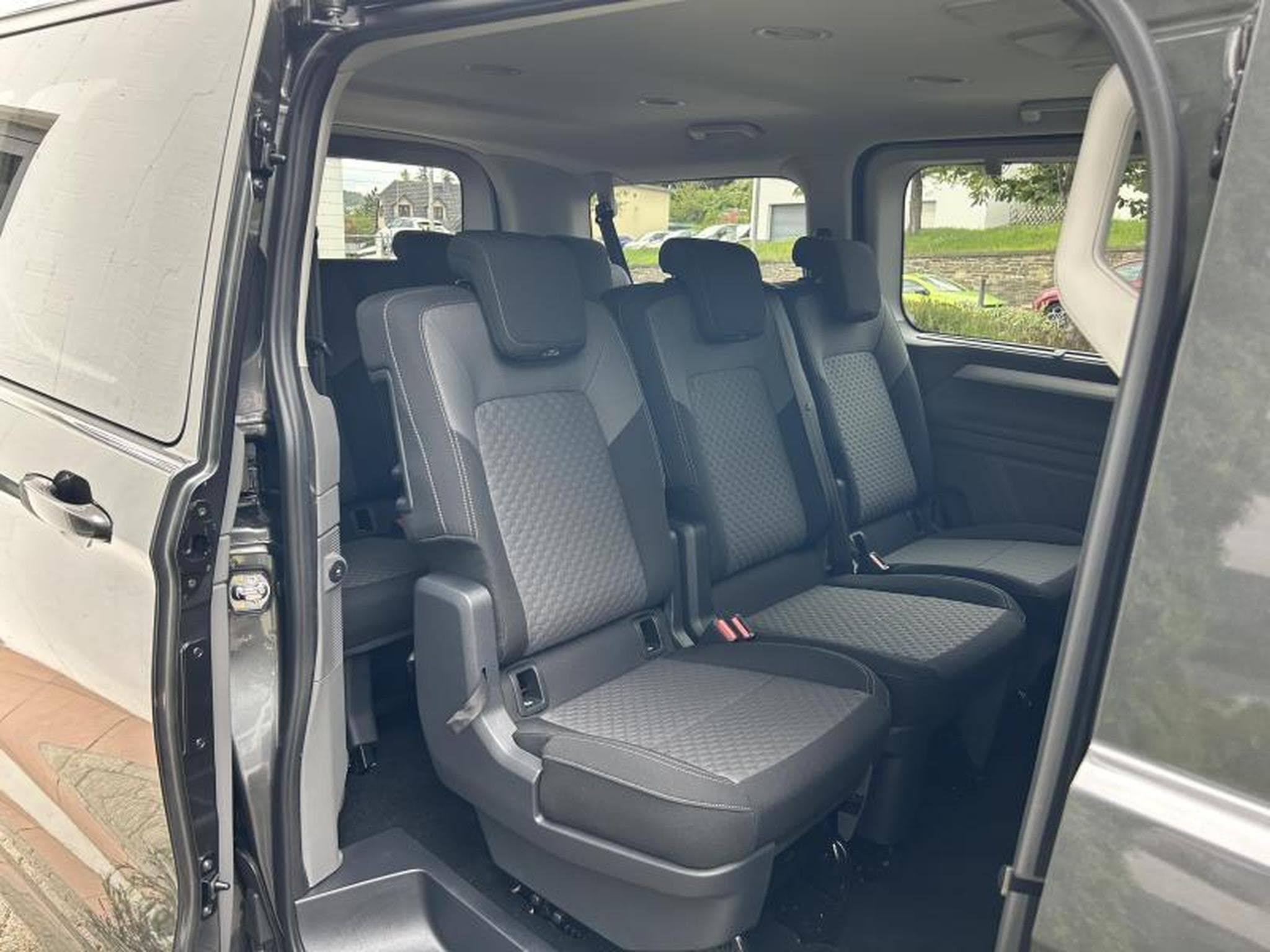 VW Caravelle Life (2025) - Photo 12