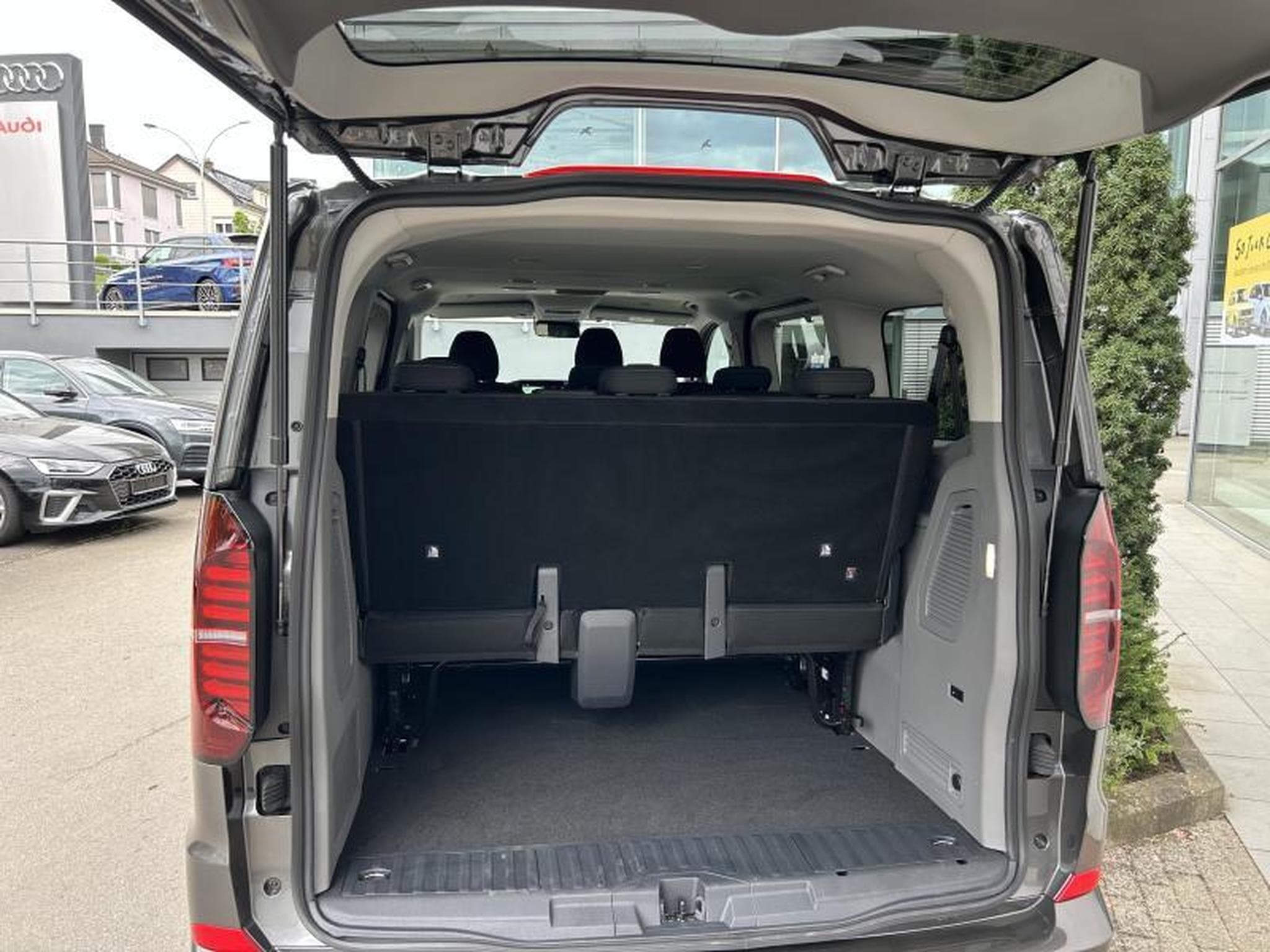 VW Caravelle Life (2025) - Photo 15