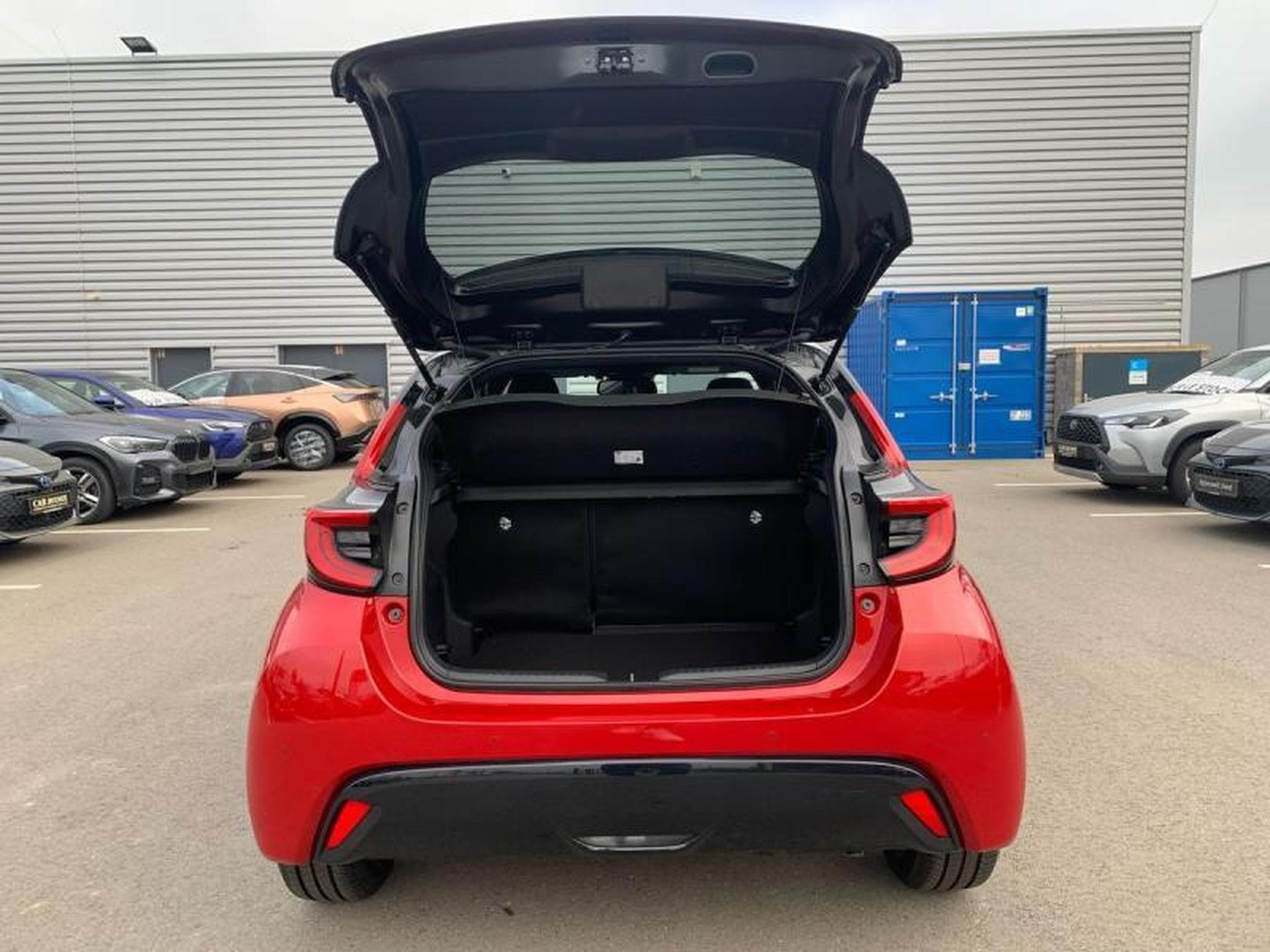 Toyota Yaris STYLE (1970) - Photo 12