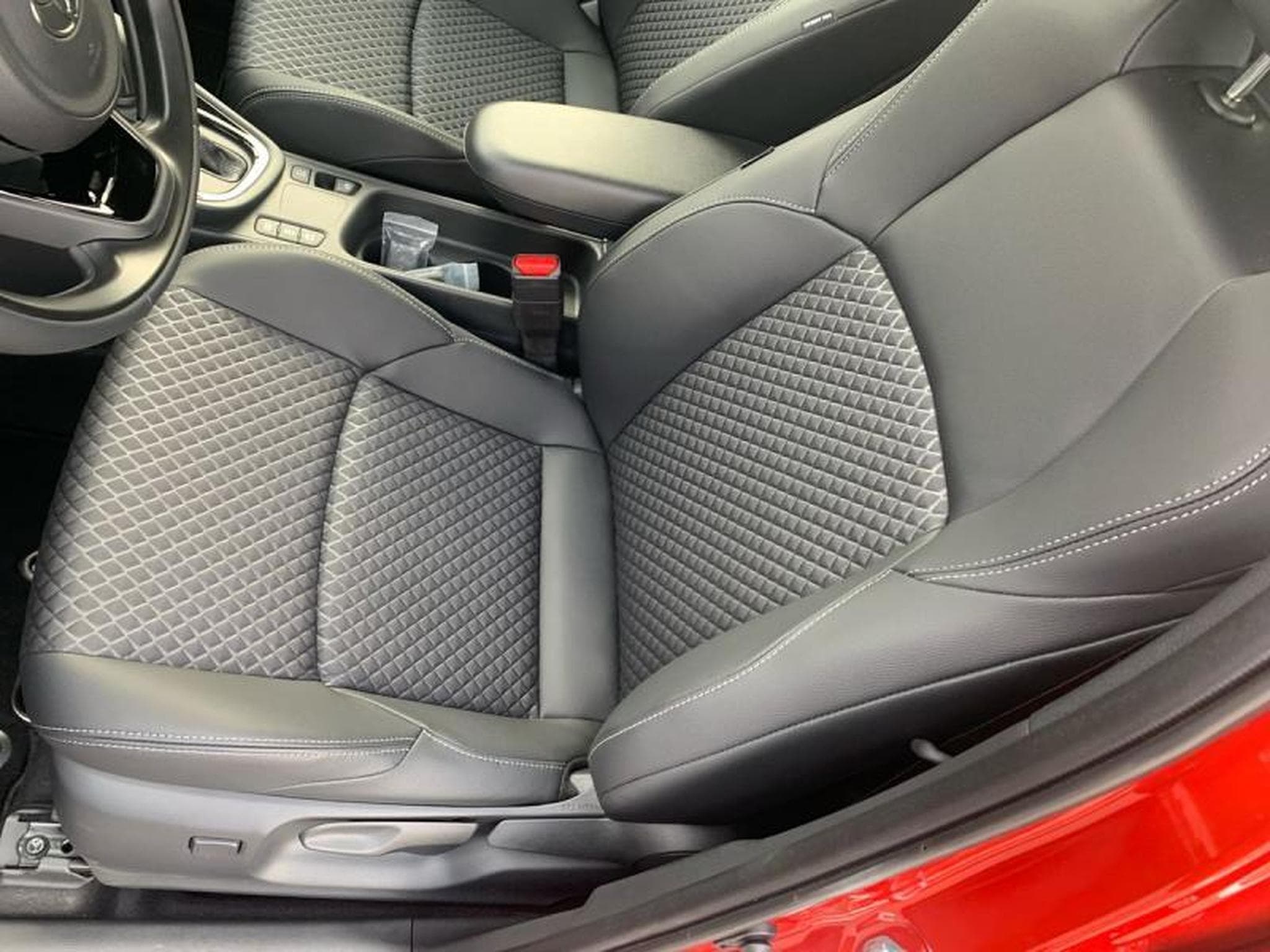 Toyota Yaris STYLE (1970) - Photo 23