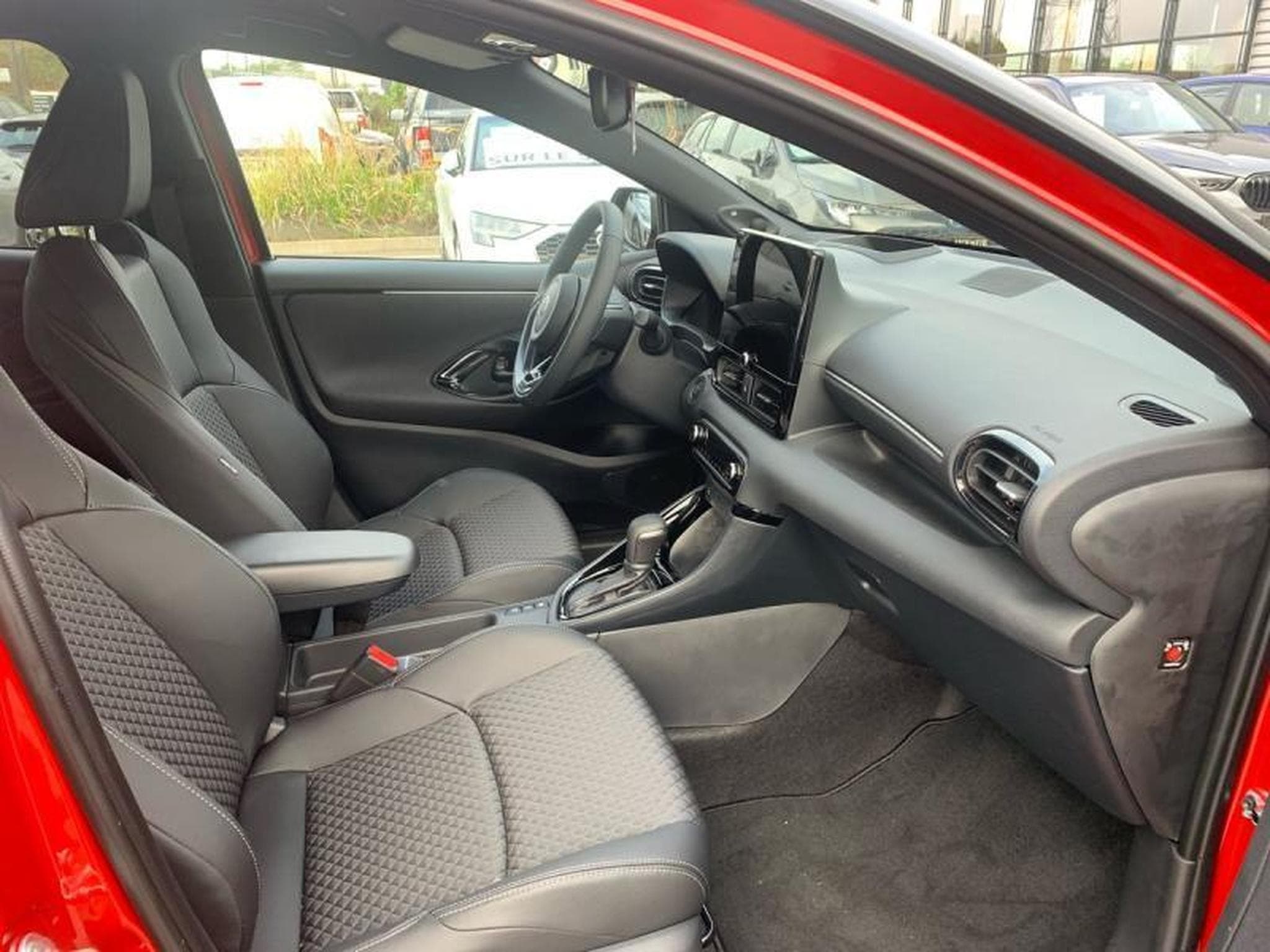 Toyota Yaris STYLE (1970) - Photo 25