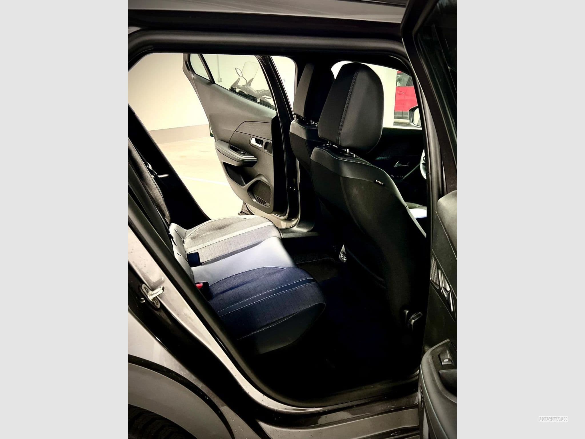 Peugeot 2008 Allure (2023) - Foto 10